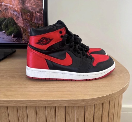 Air Jordan 1 High OG WMNS Satin Bred (2023)