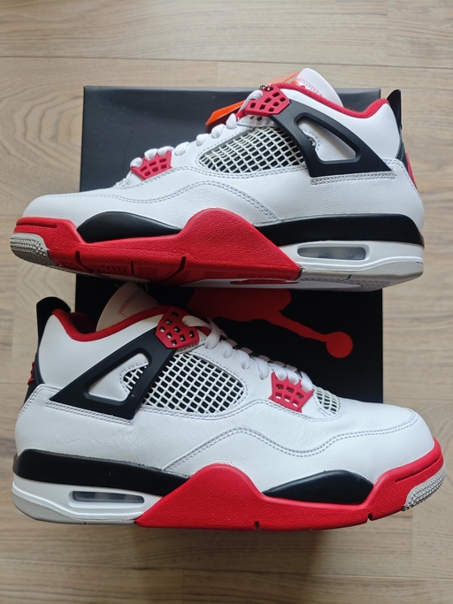 Air Jordan 4 Retro 'Fire Red' (2020)