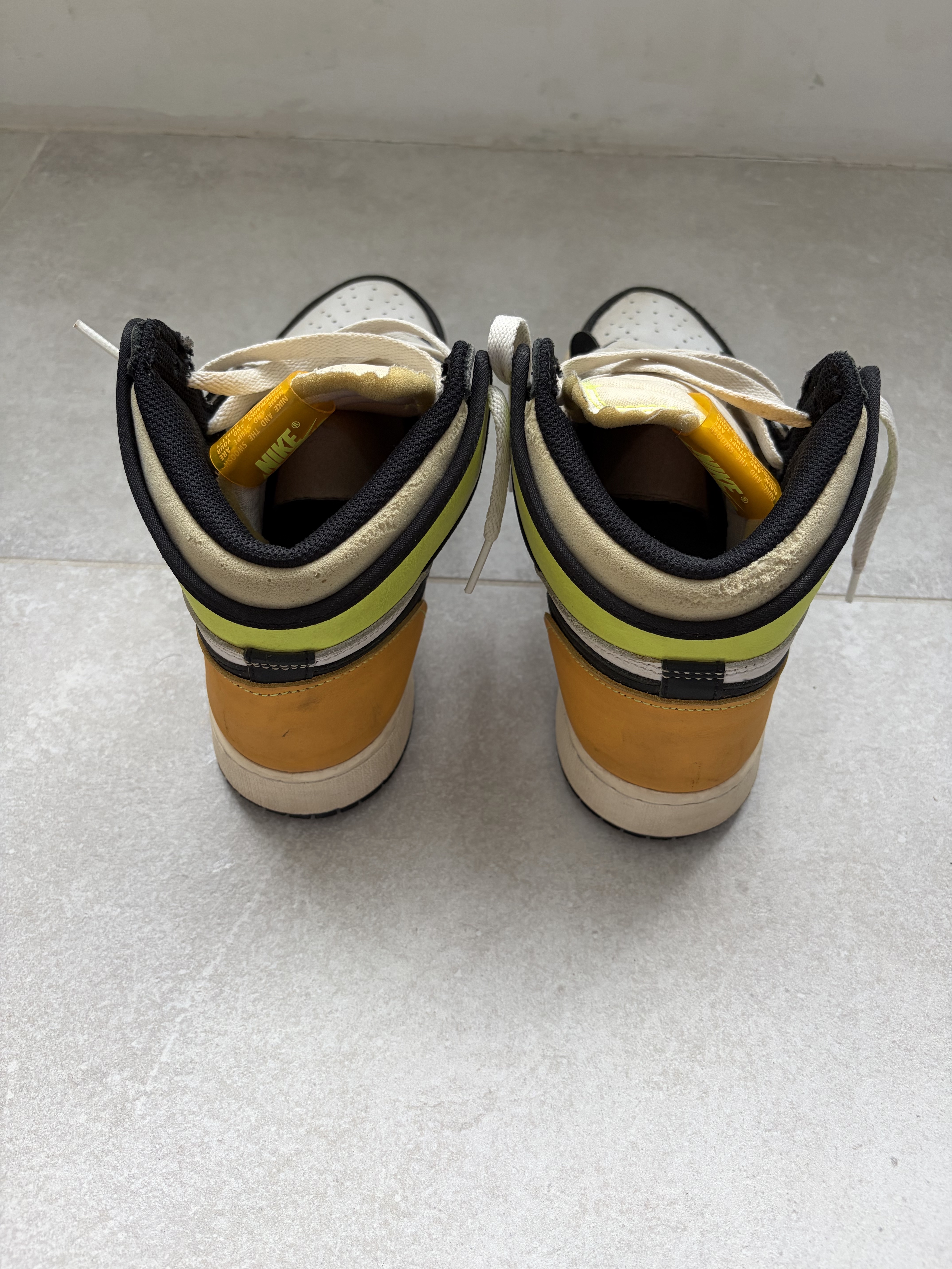 Air Jordan 1 Retro High GS 'Volt University Gold' (2021) photo 4