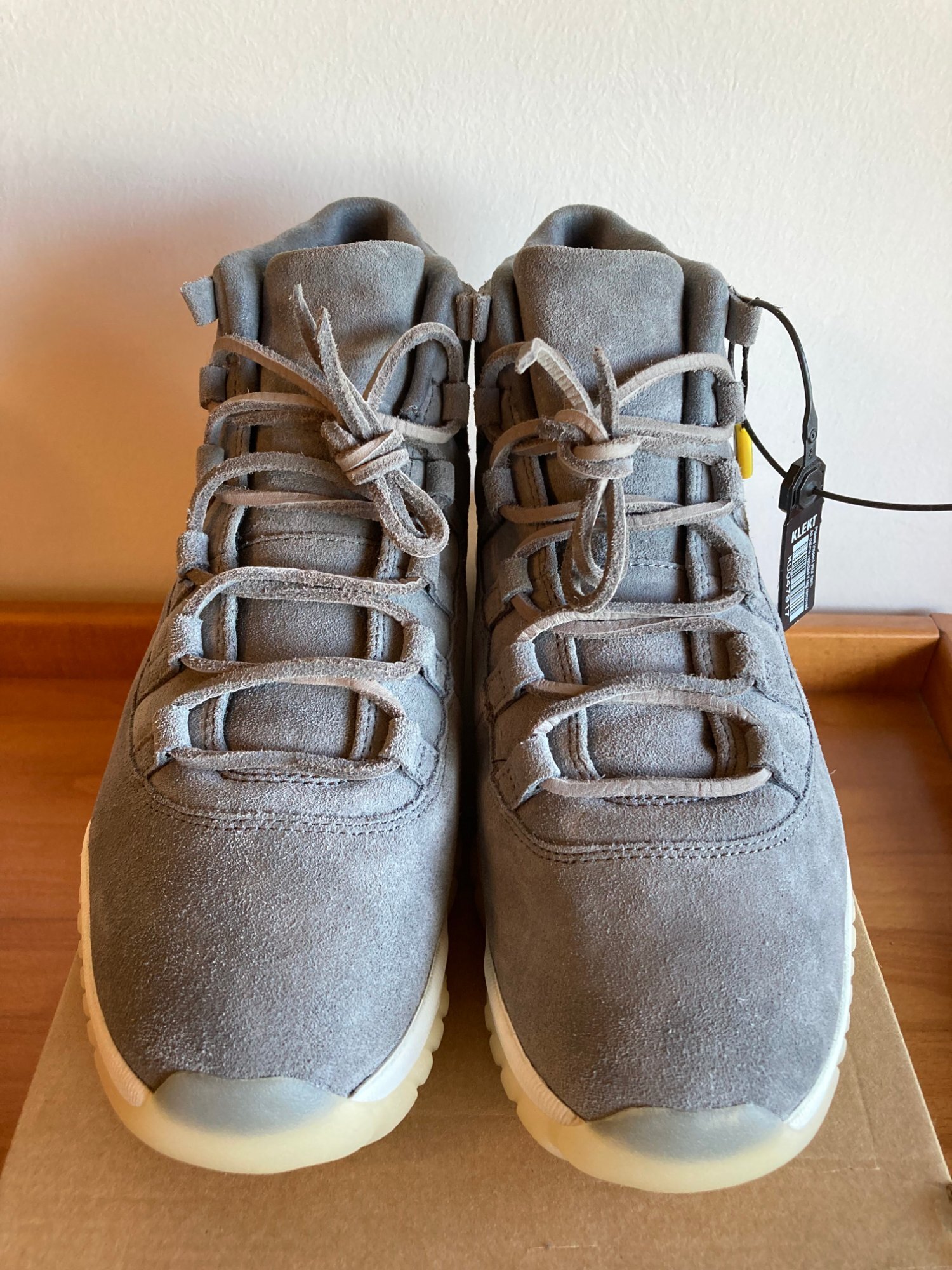 Air Jordan 11 Retro 'Pinnacle Grey Suede' (2016) photo 2