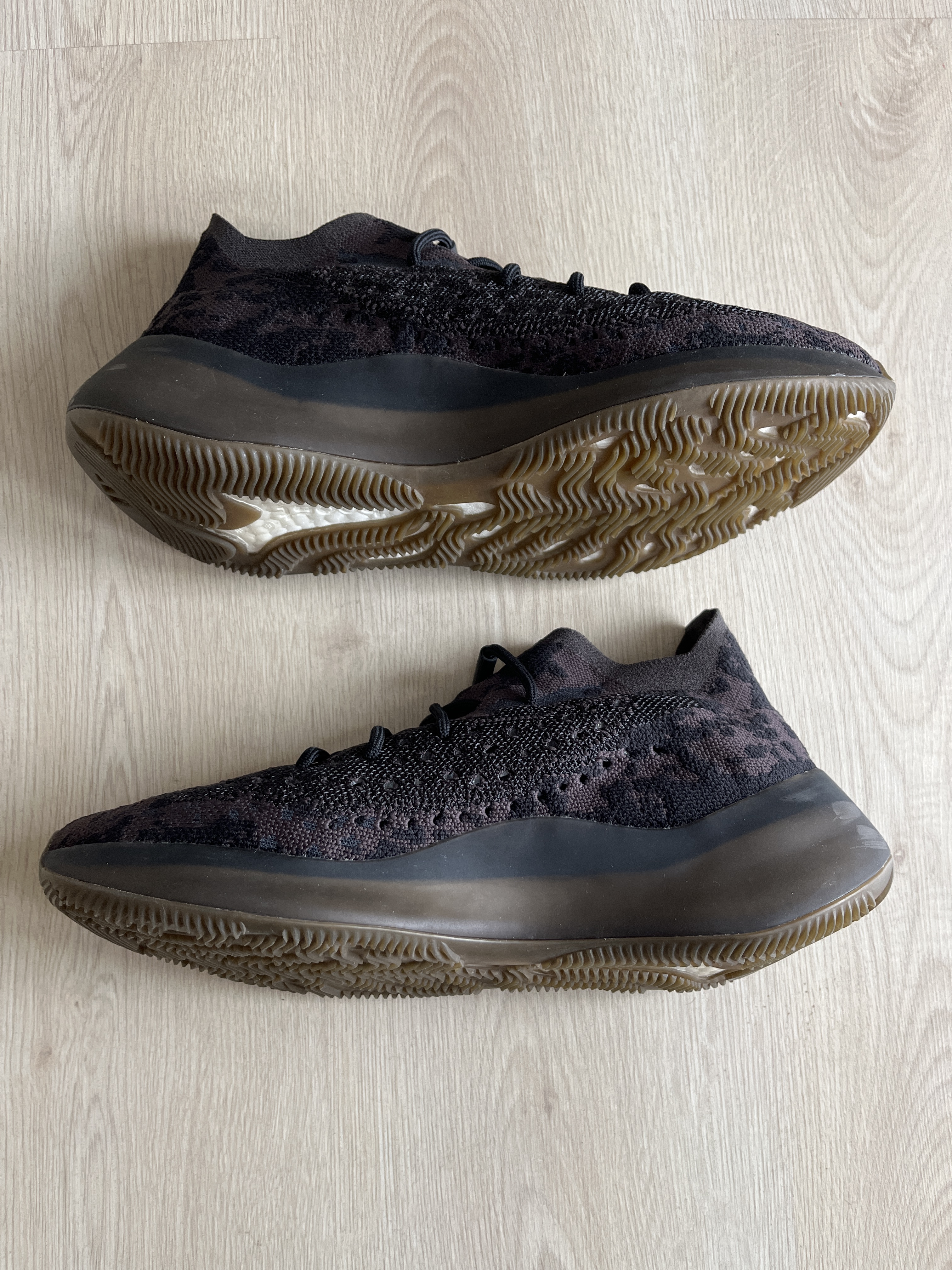 Yeezy Boost 380 'Onyx' (2020) photo 2