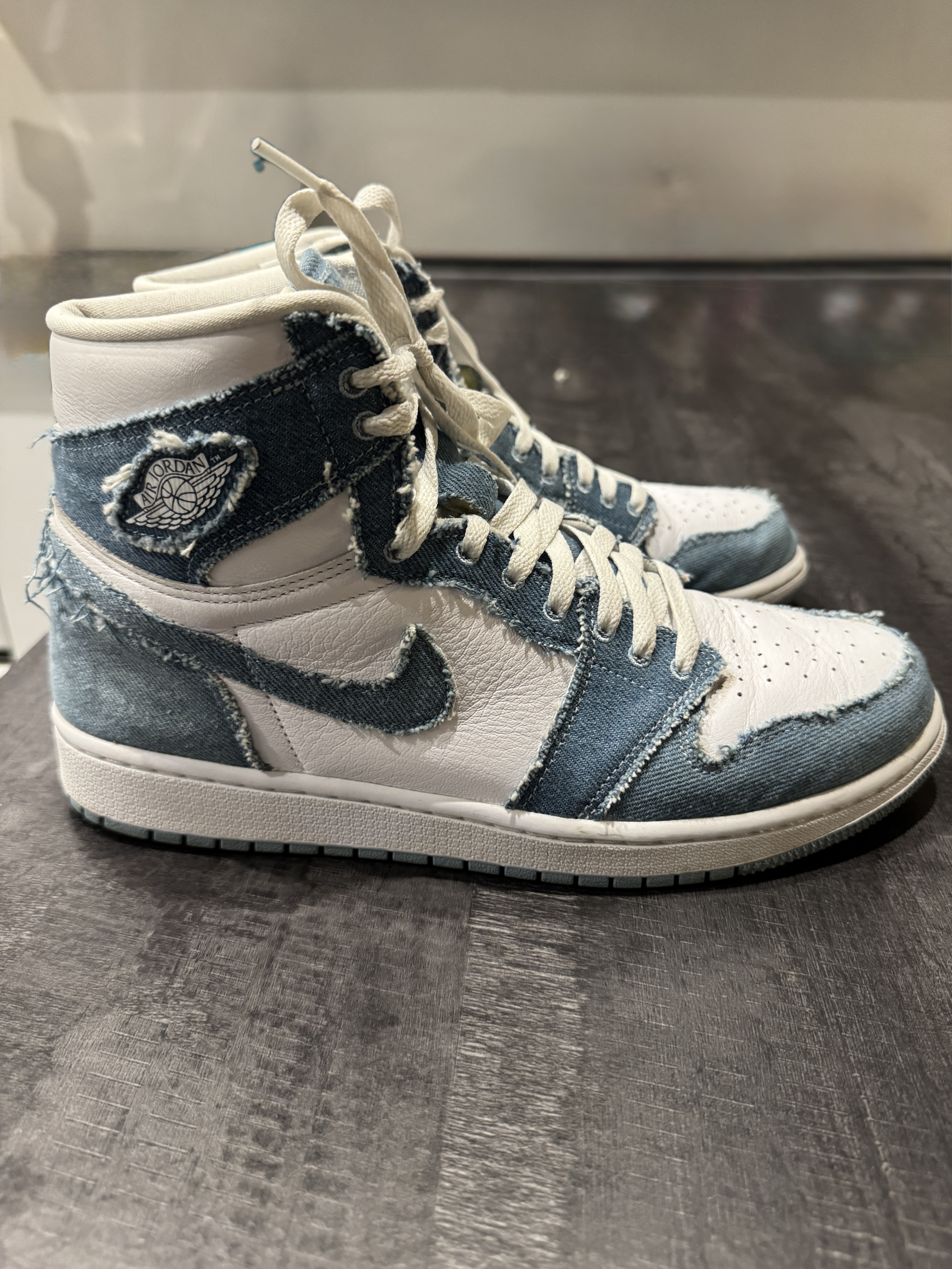 Air Jordan 1 WMNS High OG 'Denim' (2022) photo 1