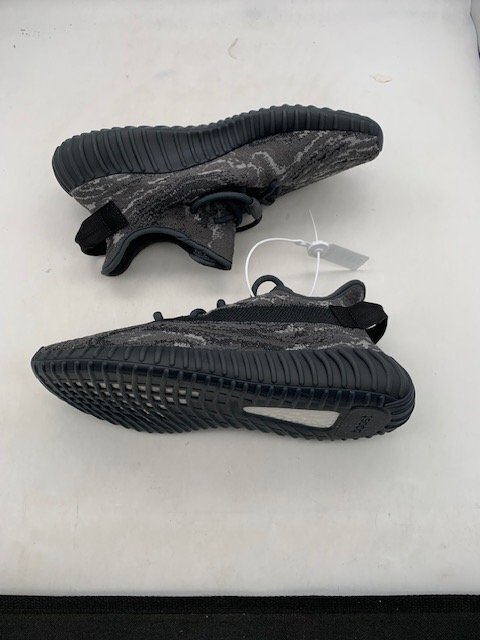 Yeezy Boost 350 V2 MX 'Dark Salt' photo 2