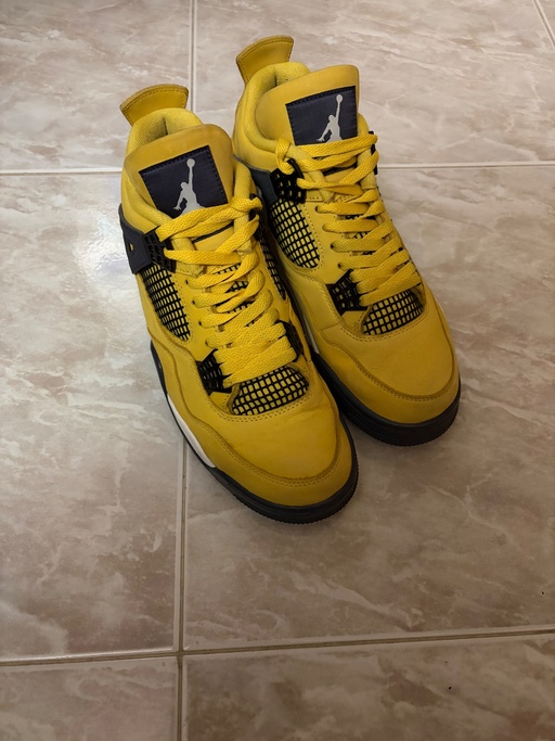 Air Jordan 4 Retro 'Lightning' (2021)
