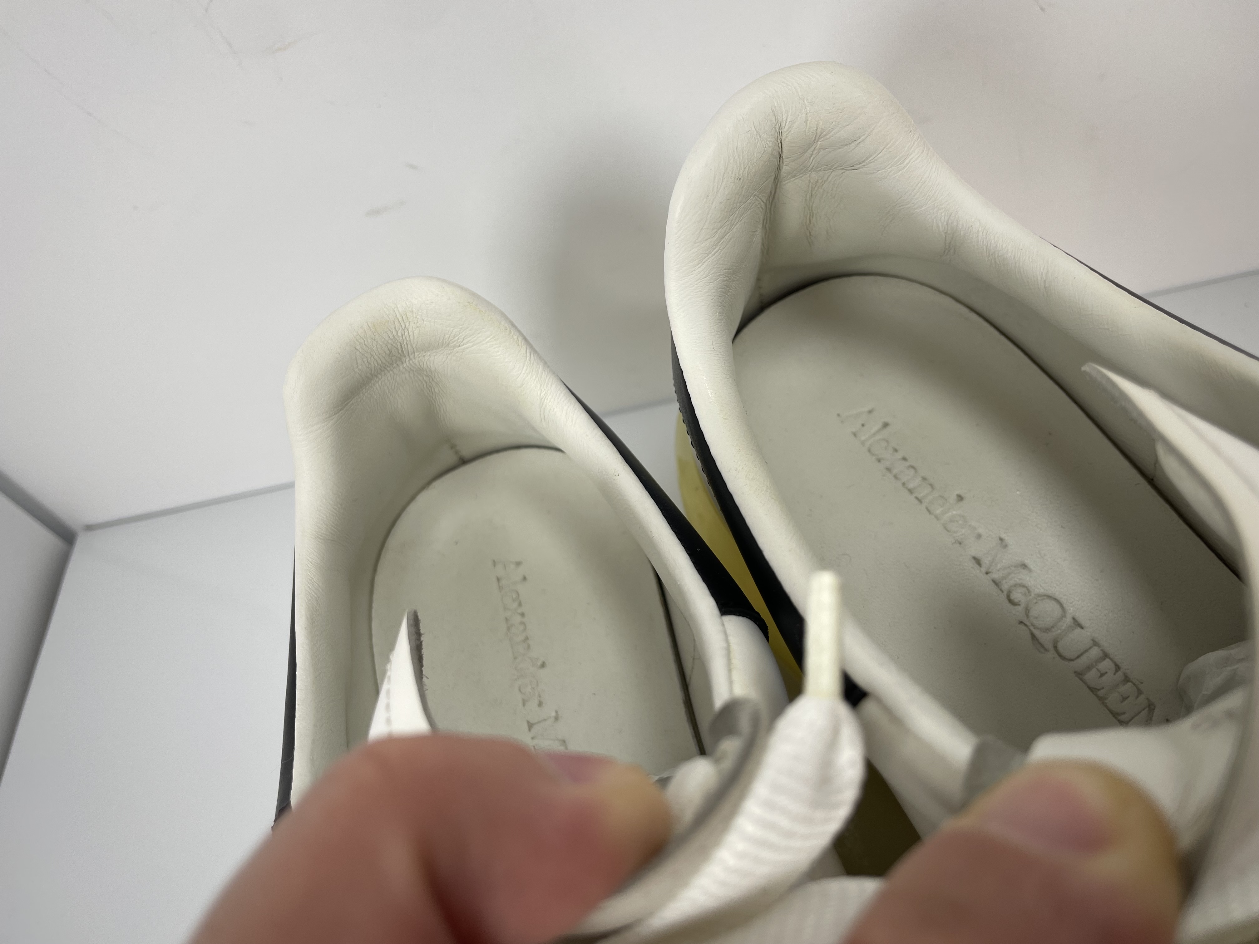 Luxury Alexander McQueen Oversized White photo 4