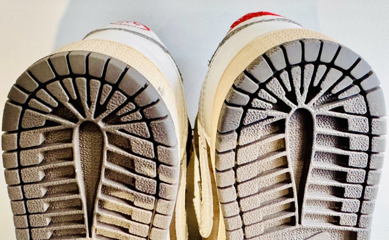 Air Jordan 1 x Travis Scott Low PS Reverse Mocha (2022) photo 9