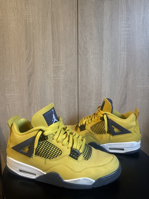 Air Jordan 4 Retro 'Lightning' (2021)