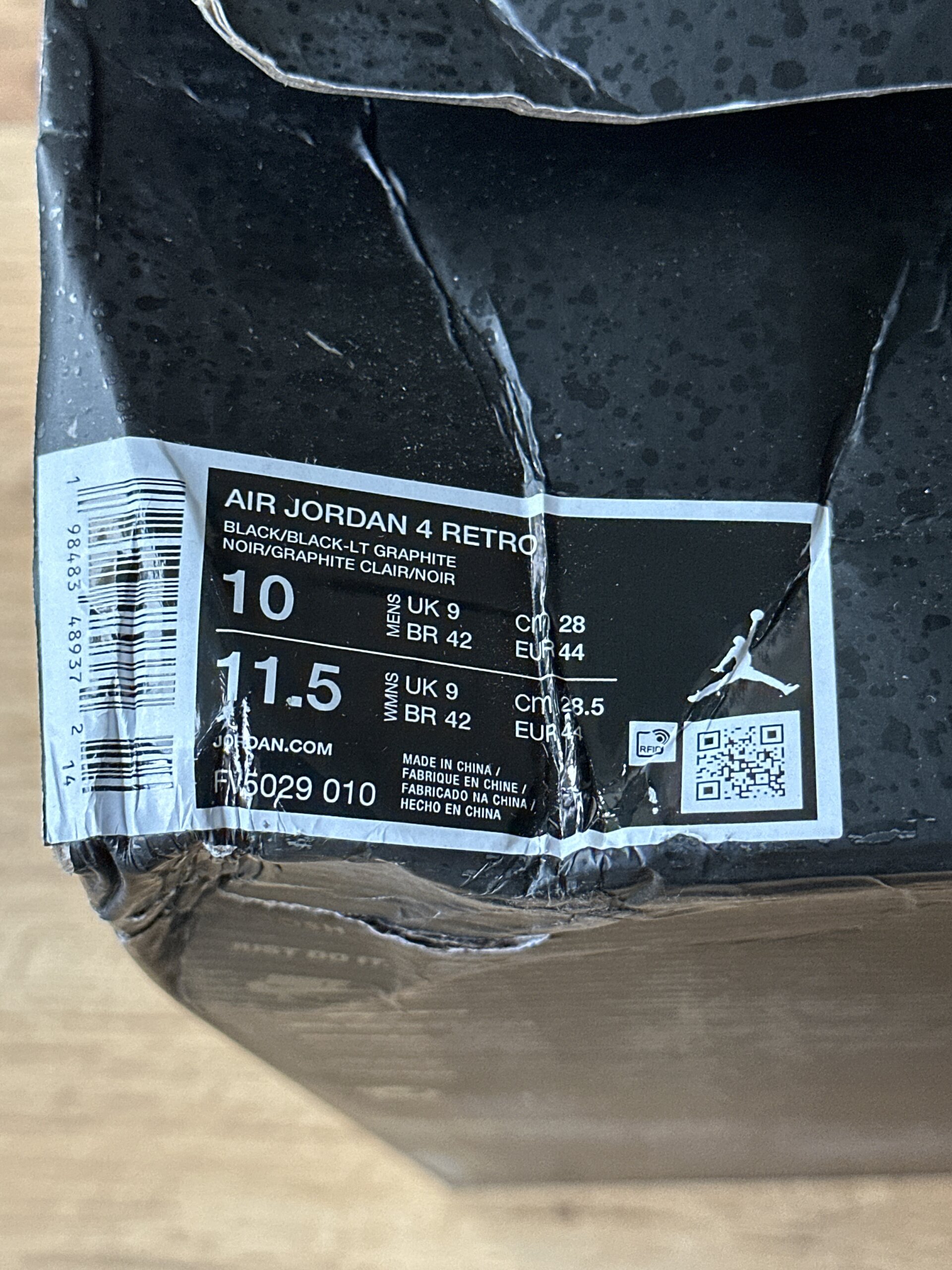 Air Jordan 4 Retro 'Black Cat' (2025) photo 10