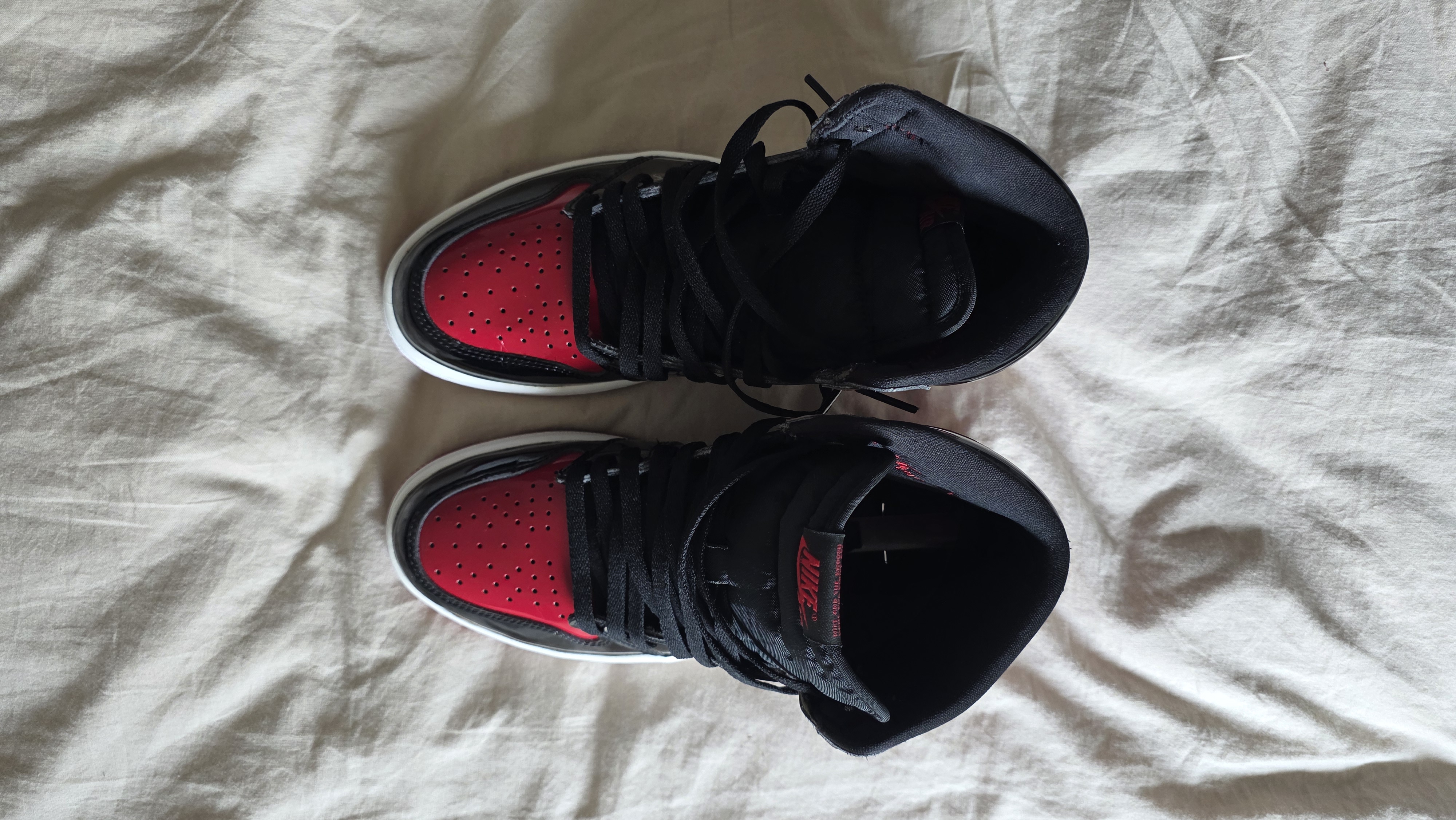 Air Jordan 1 Retro High OG 'Bred Patent' (2021) photo 3
