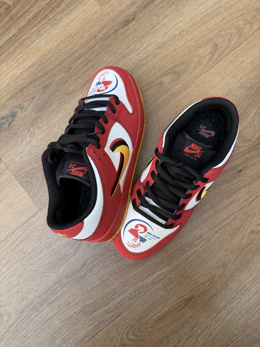 Nike SB Dunk Low 'Vietnam 25th Anniversary'