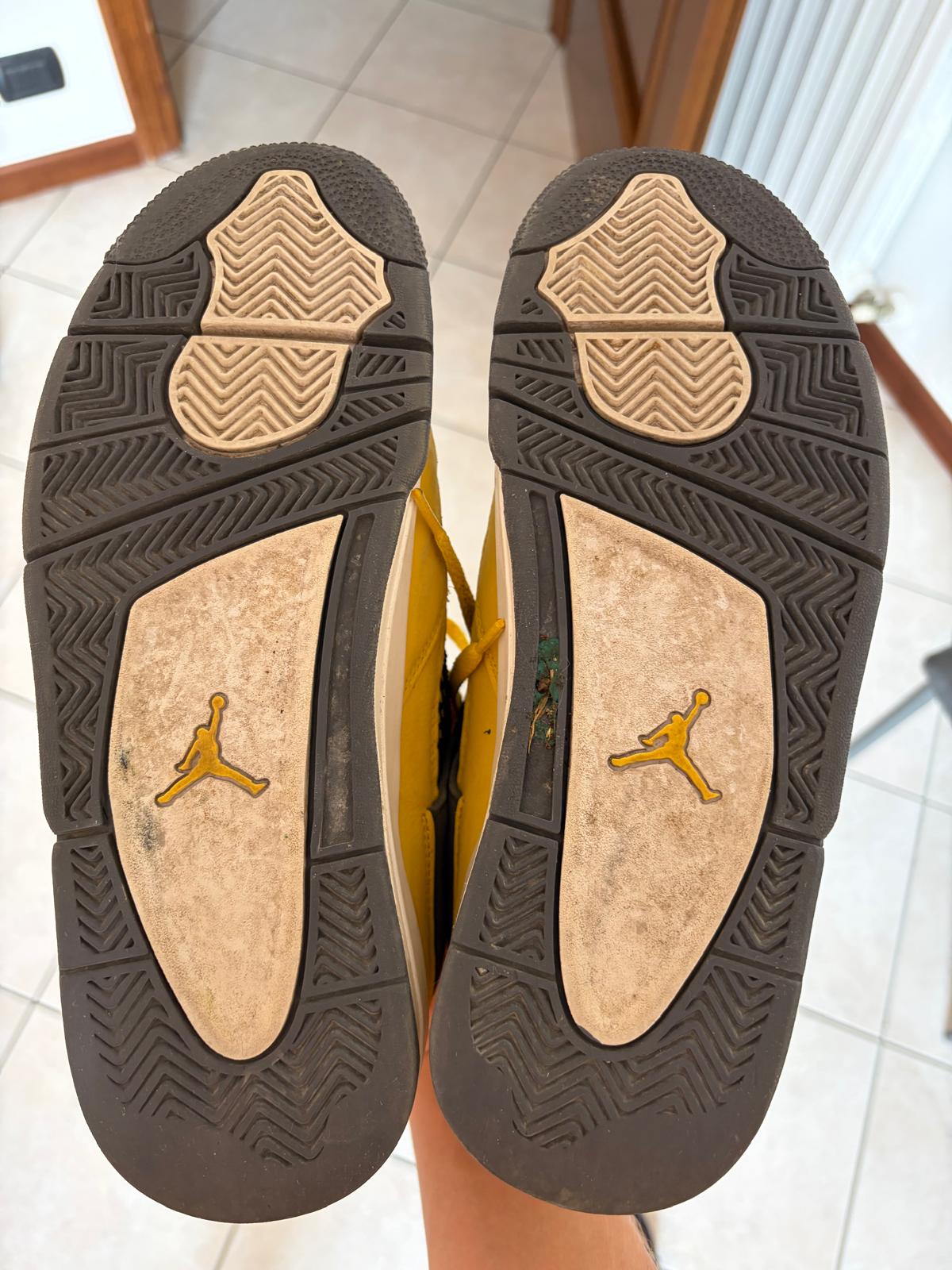 Air Jordan 4 Retro 'Lightning' (2021) photo 5