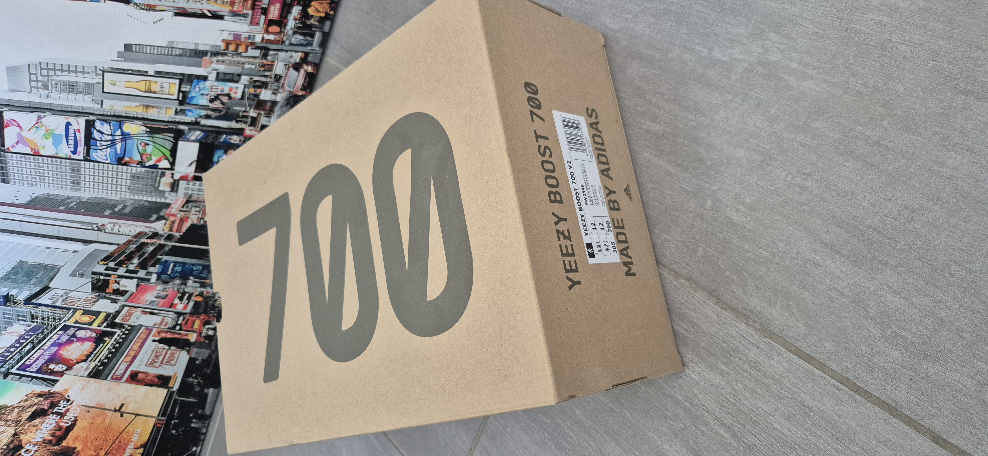Yeezy Boost 700 V2 'Inertia' (2019) photo 7