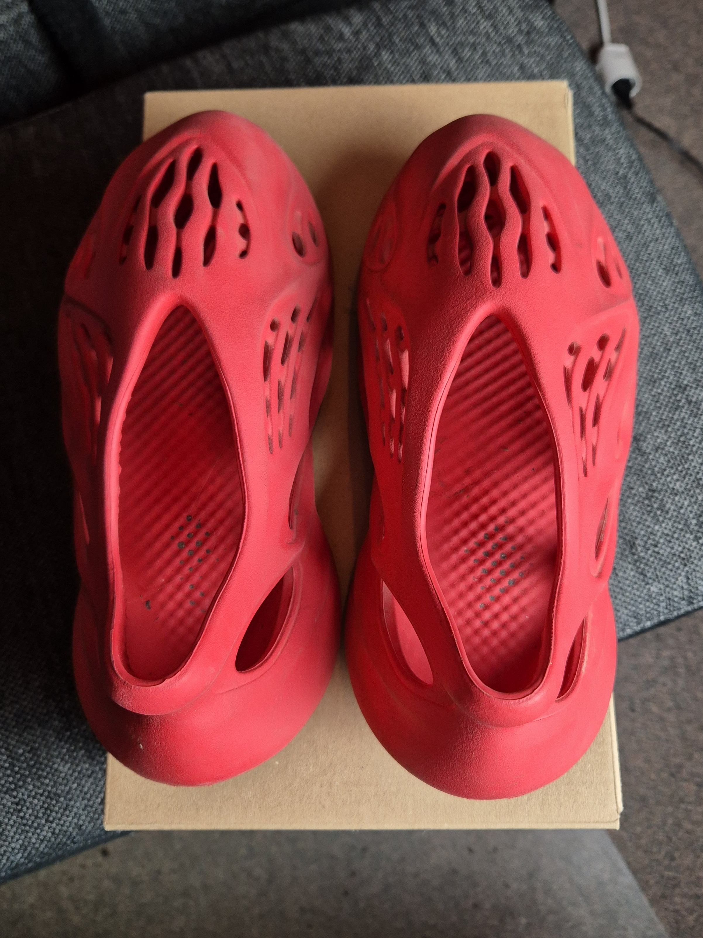 Yeezy Foam Runner 'Vermilion' (2021) photo 3