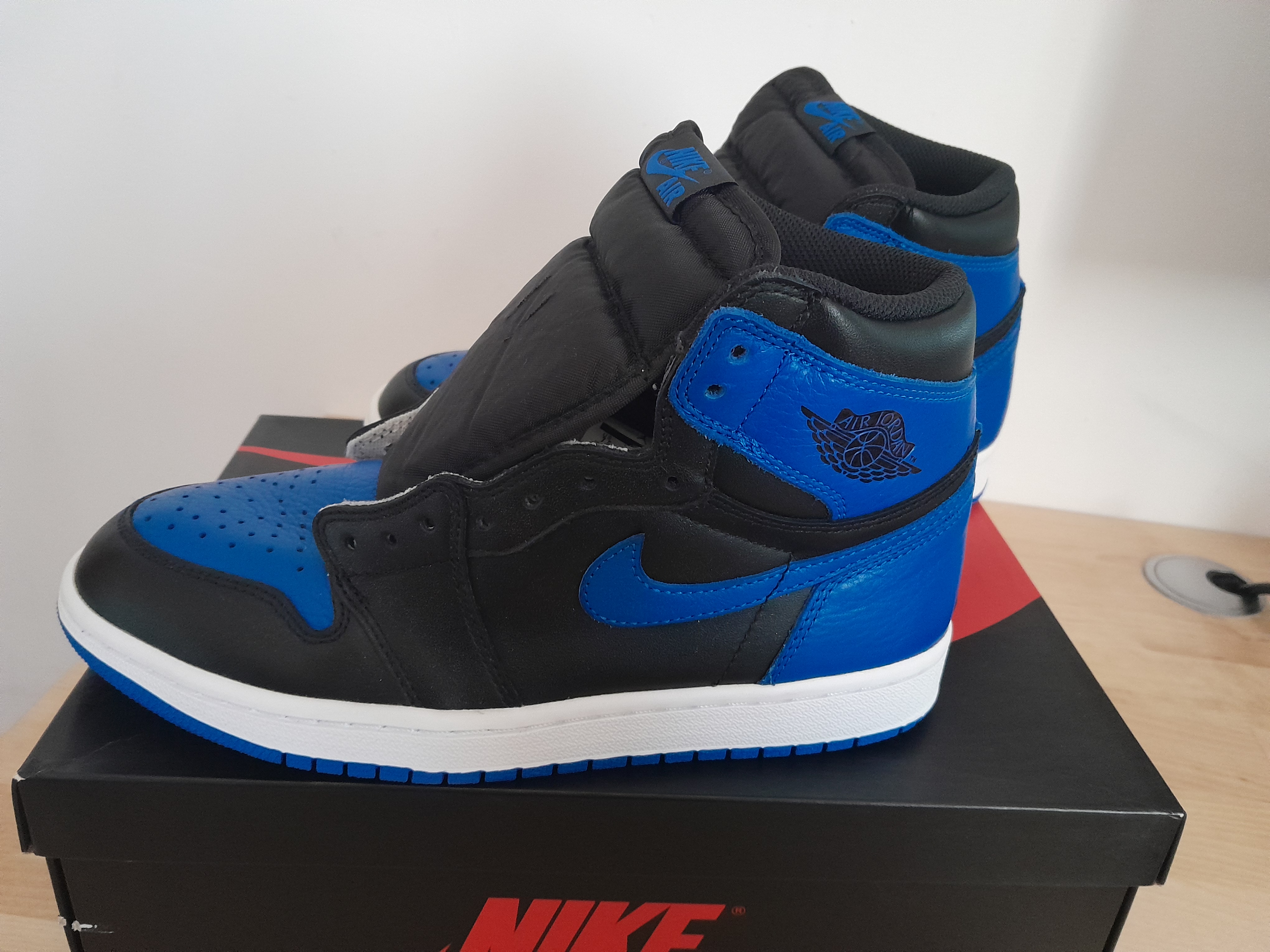 Air Jordan 1 'Royal' (2017) photo 2