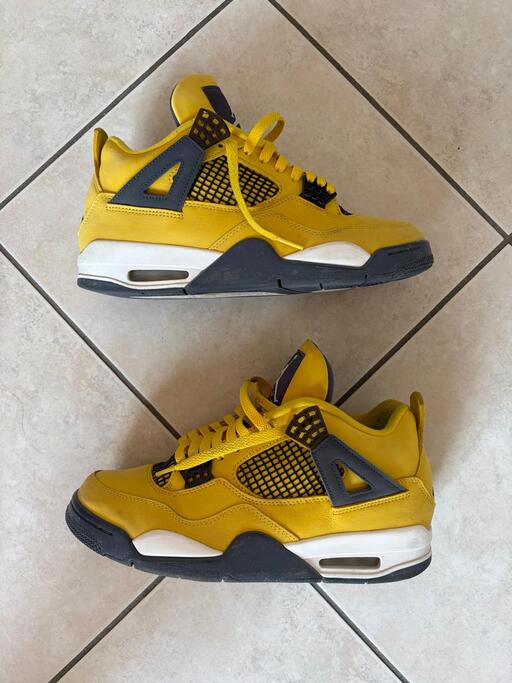 Air Jordan 4 Retro 'Lightning' (2021)