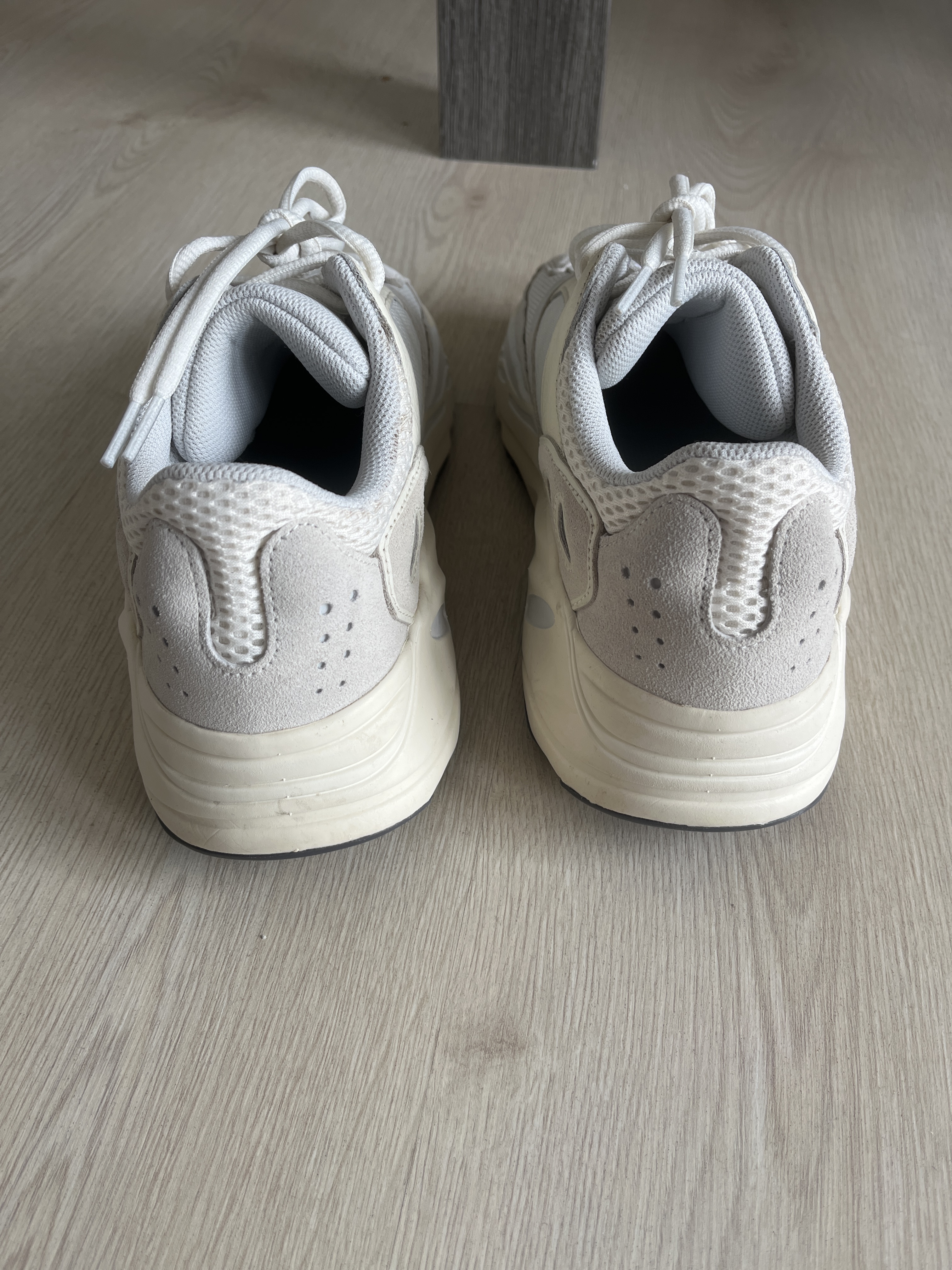Yeezy Boost 700 'Analog' photo 4