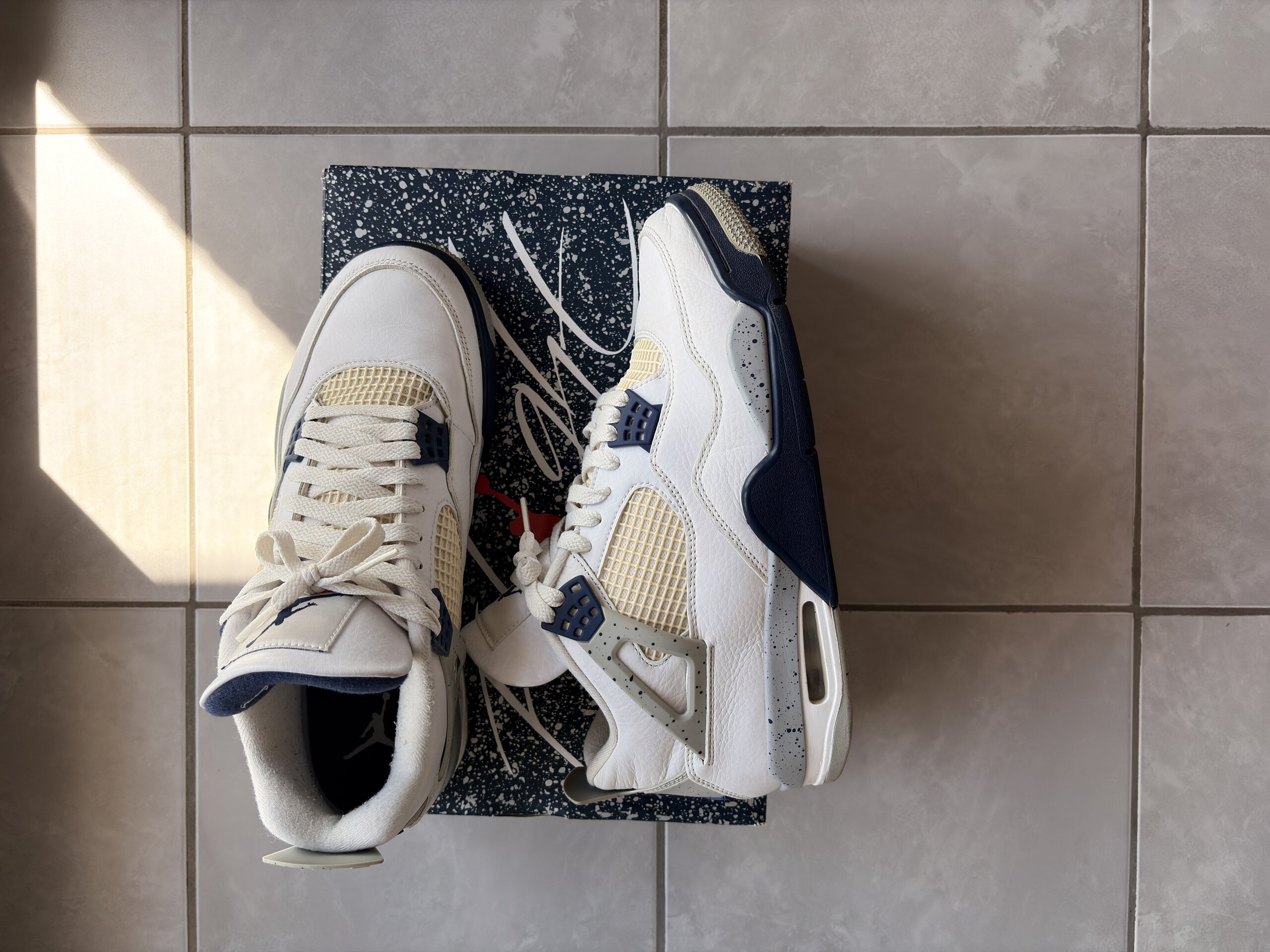 Air Jordan 4 Retro 'Midnight Navy' (2022) photo 3