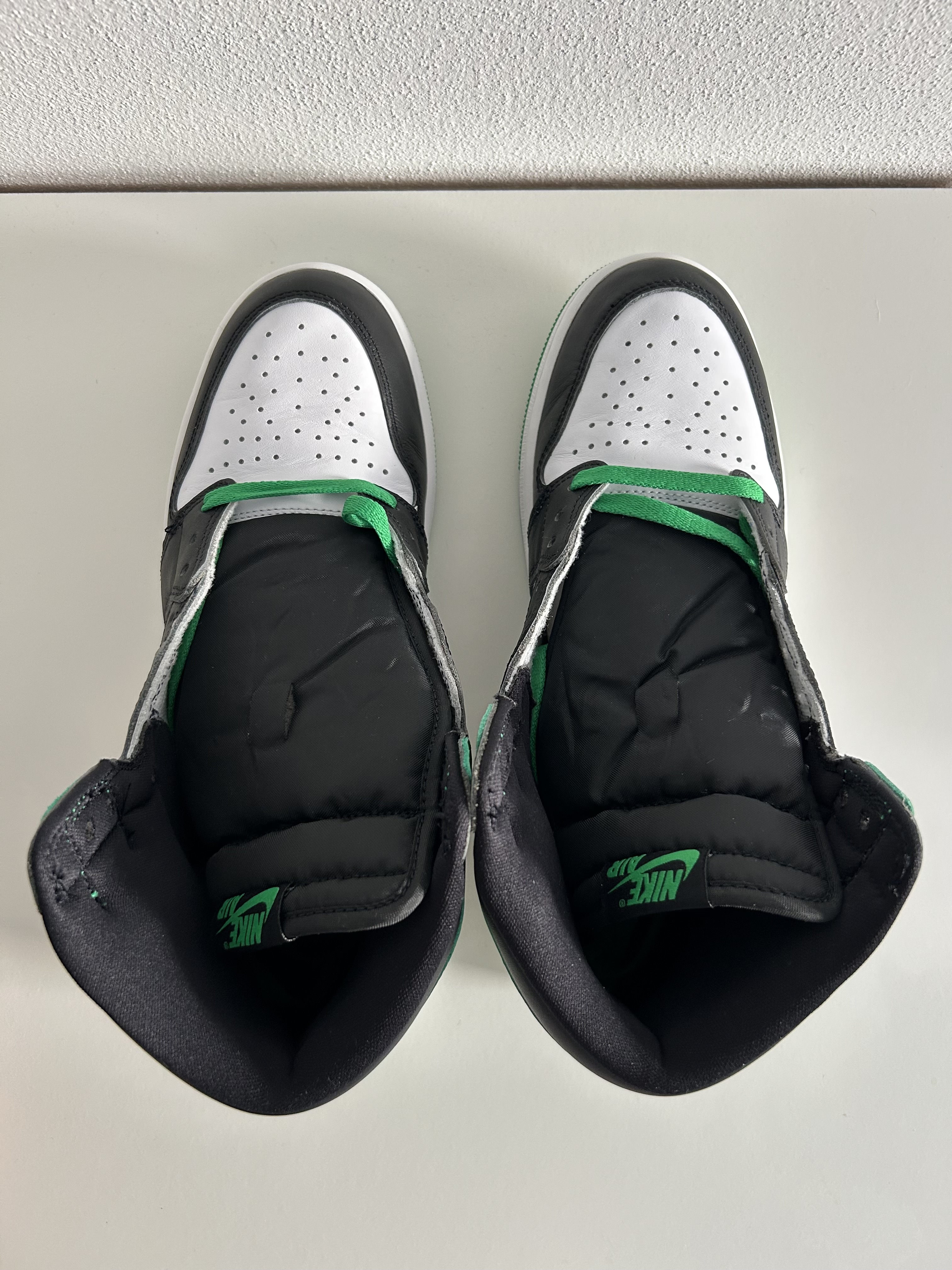Air Jordan 1 High OG 'Lucky Green' (2023) photo 3
