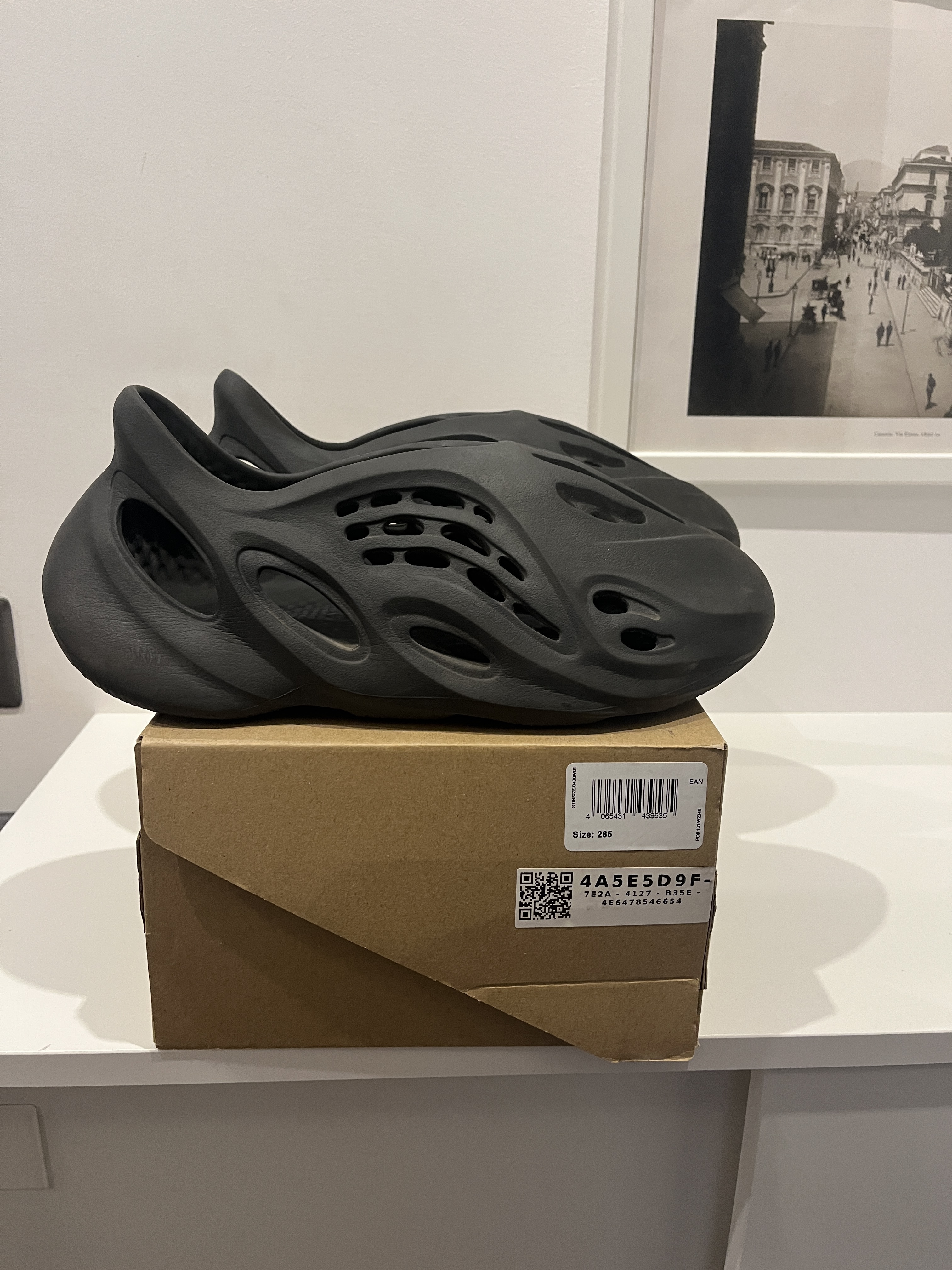 Yeezy Foam Runner 'Onyx' photo 1