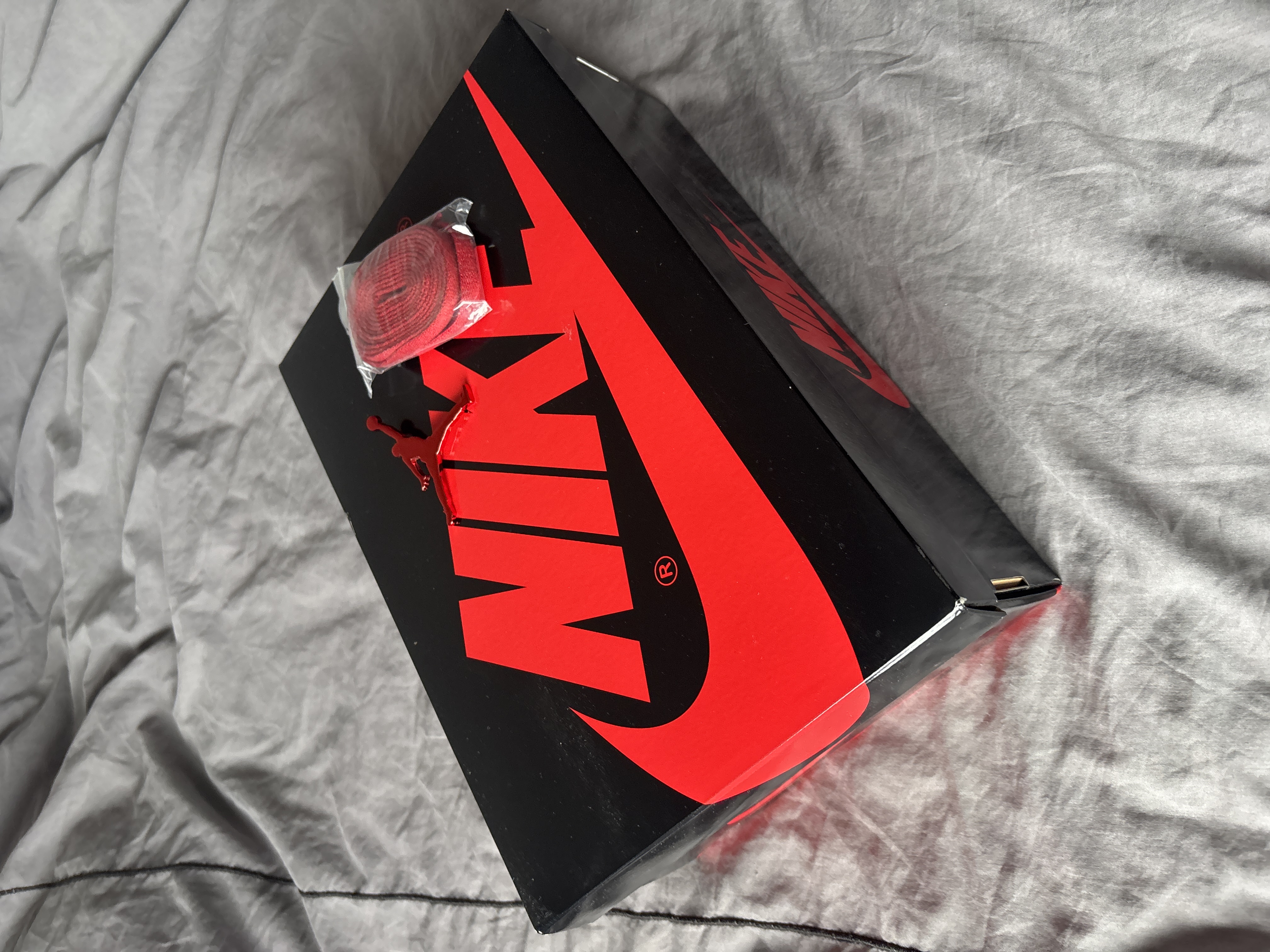 Air Jordan 1 Retro High OG 'Bred Patent' (2021) photo 7
