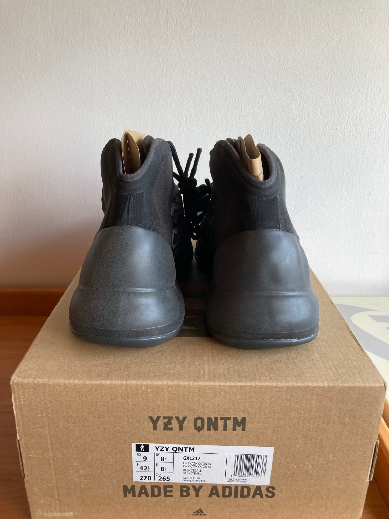 Yeezy QNTM Onyx (2021) photo 3