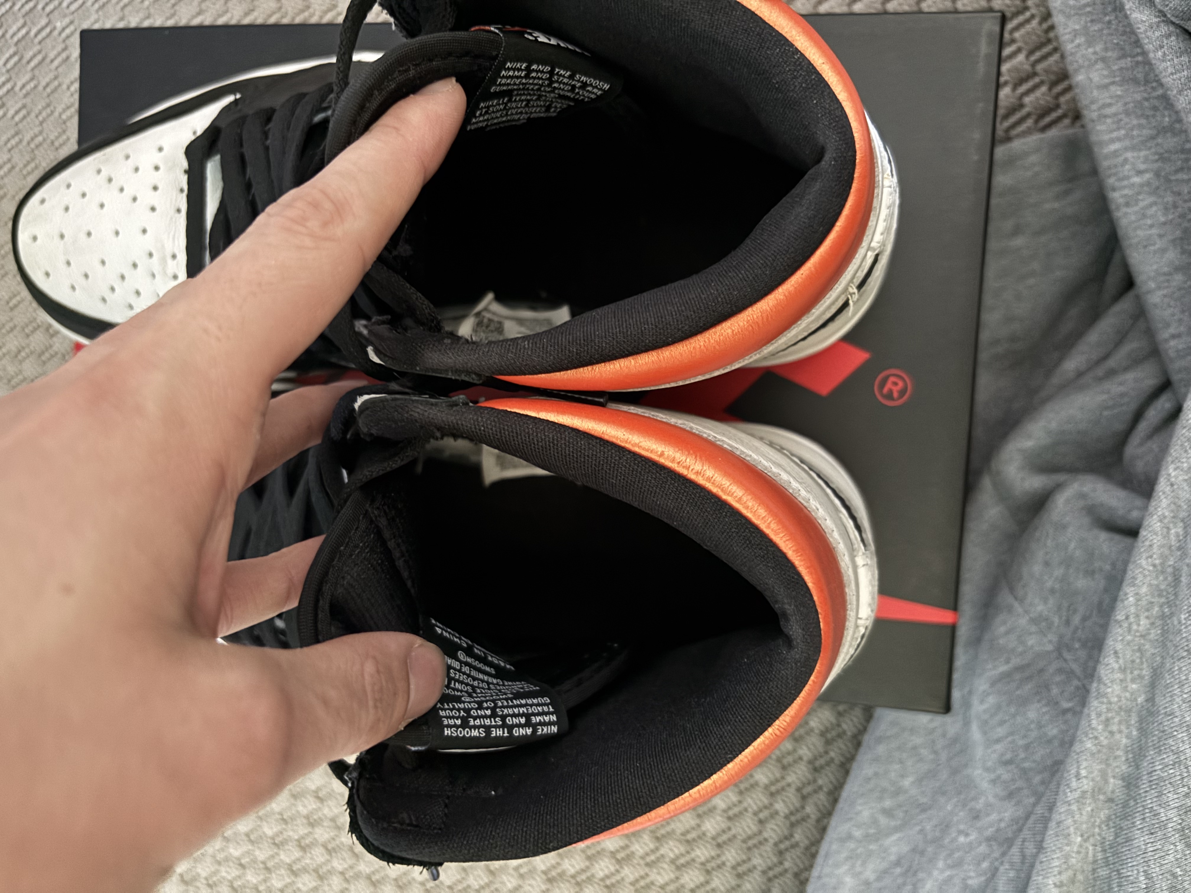 Air Jordan 1 Retro High 'Electro Orange' (2021) photo 8