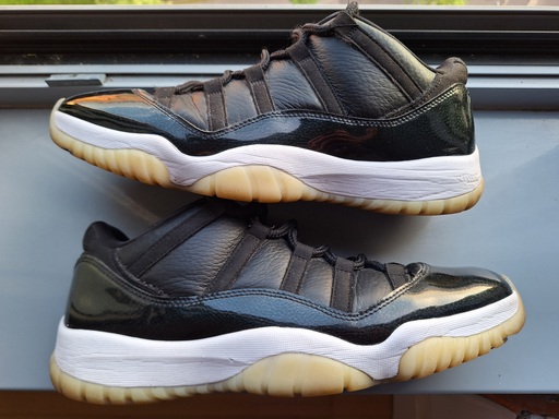 Air Jordan 11 Low 72-10	(2022)