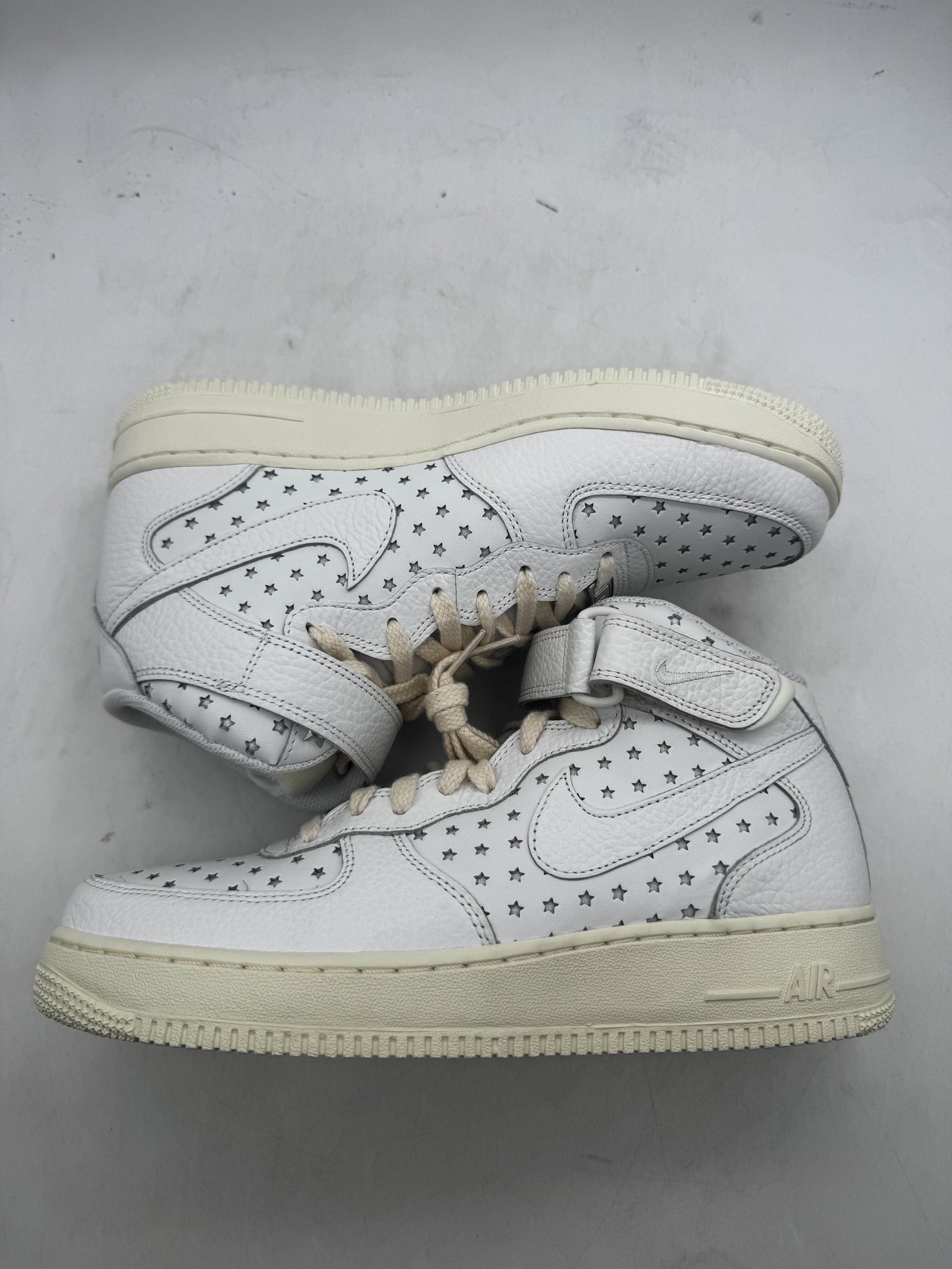 Nike Air Force 1 Mid Star Cut-Out White (2022) photo 2