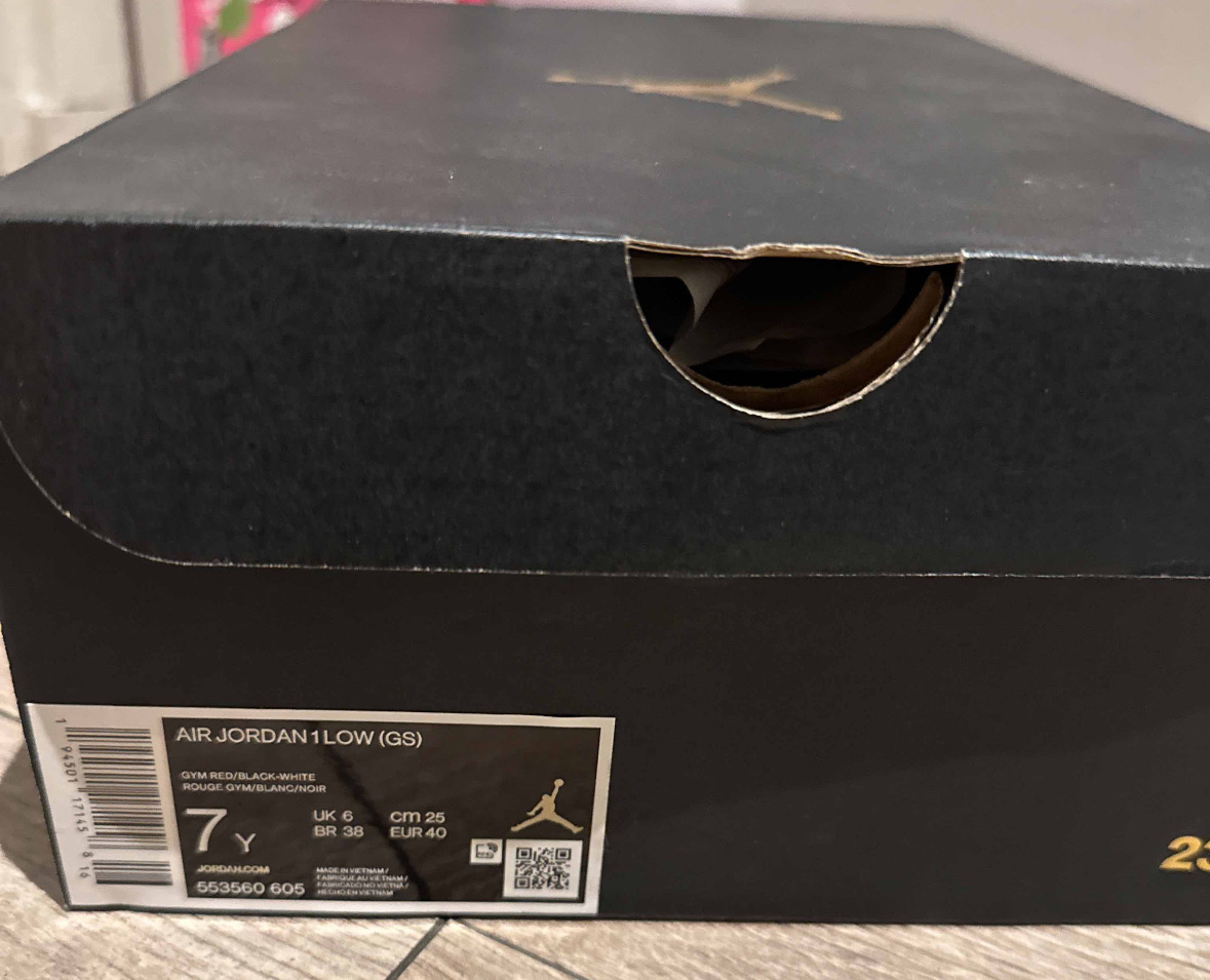 Air Jordan 1 Low Gym Red Black (GS) (2021) photo 7