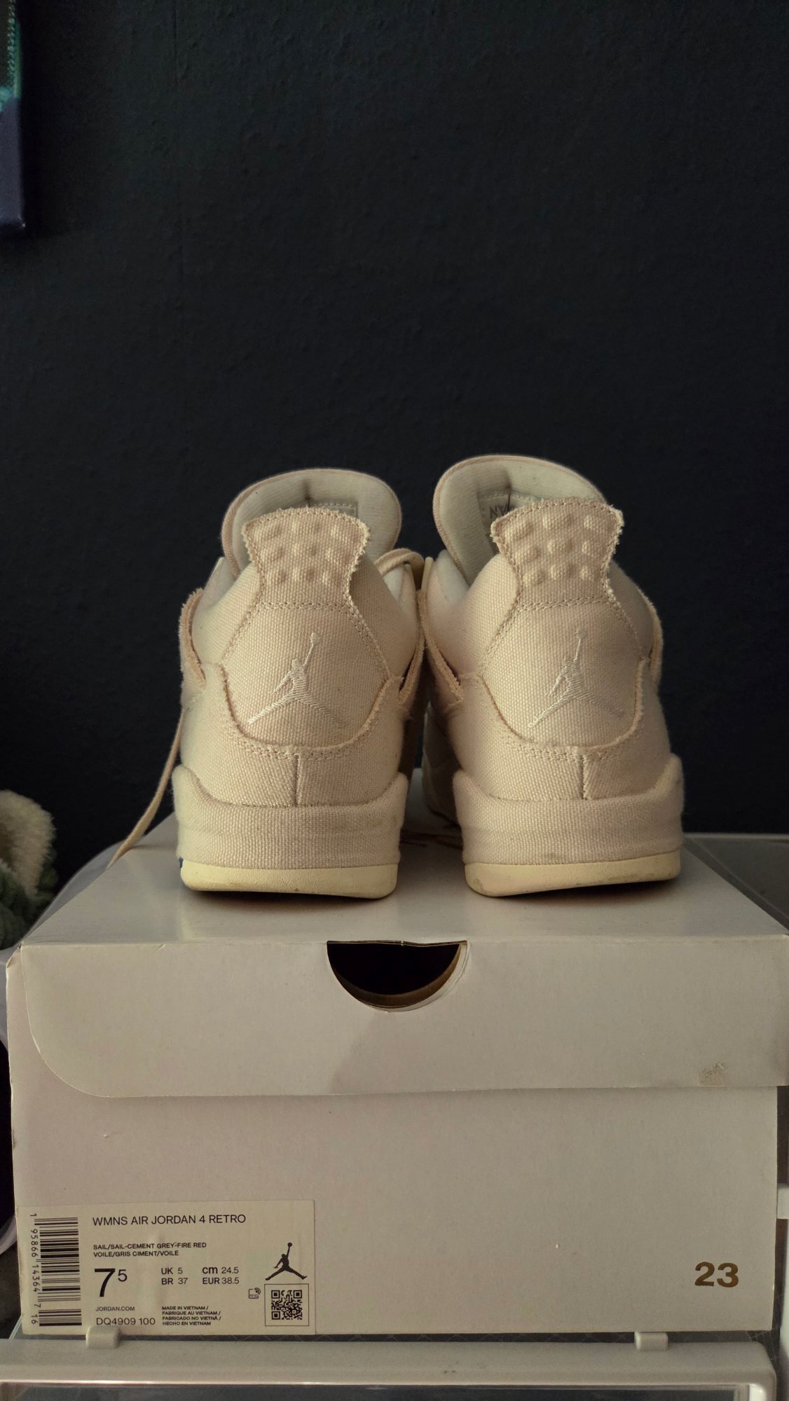 Air Jordan 4 WMNS 'Blank Canvas' (2022) photo 4