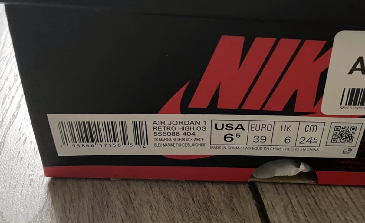 Air Jordan 1 Retro High OG 'Dark Marina Blue' (2022) photo 7