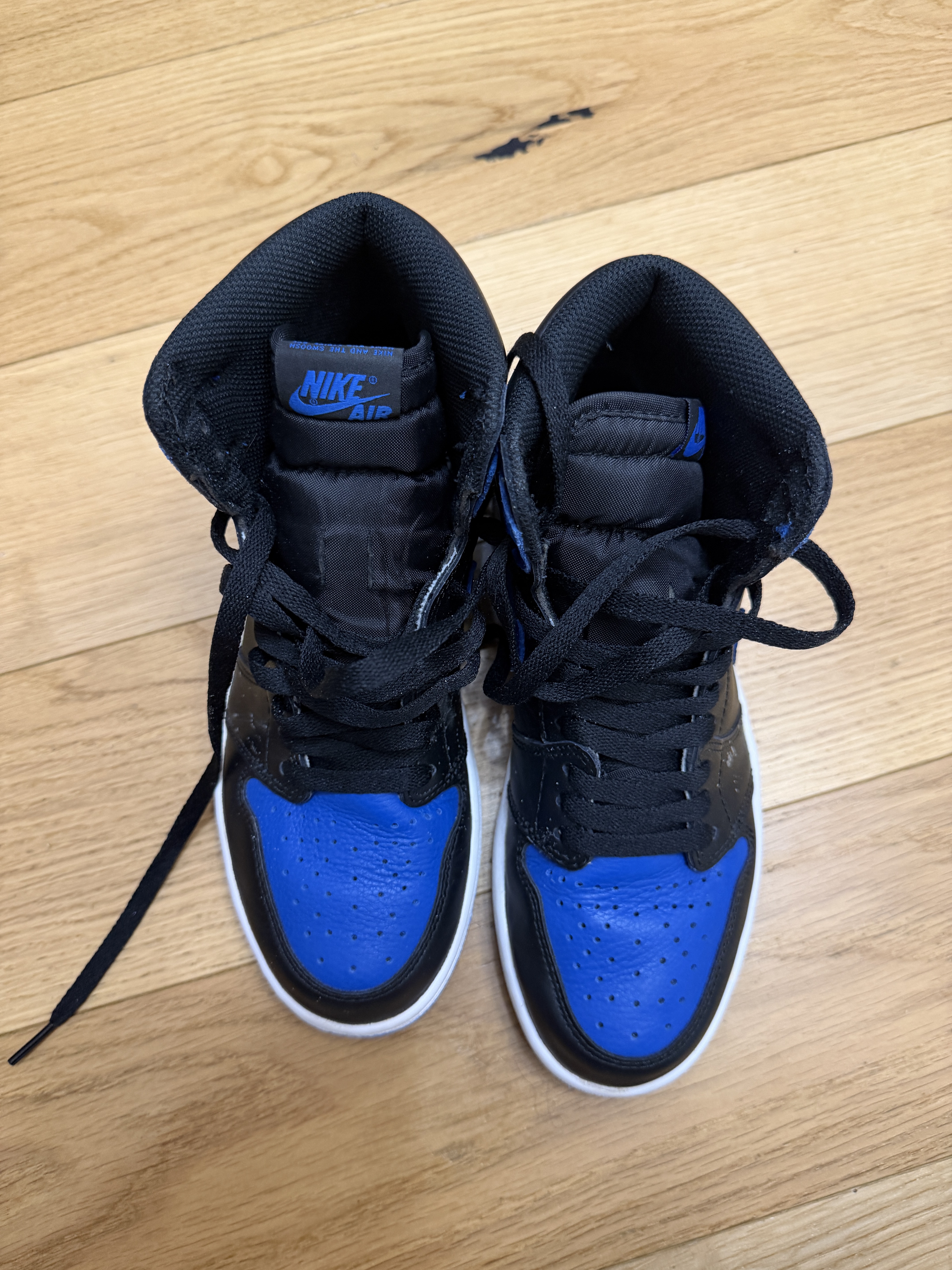 Air Jordan 1 Retro High 'Royal Blue' (2017) photo 3