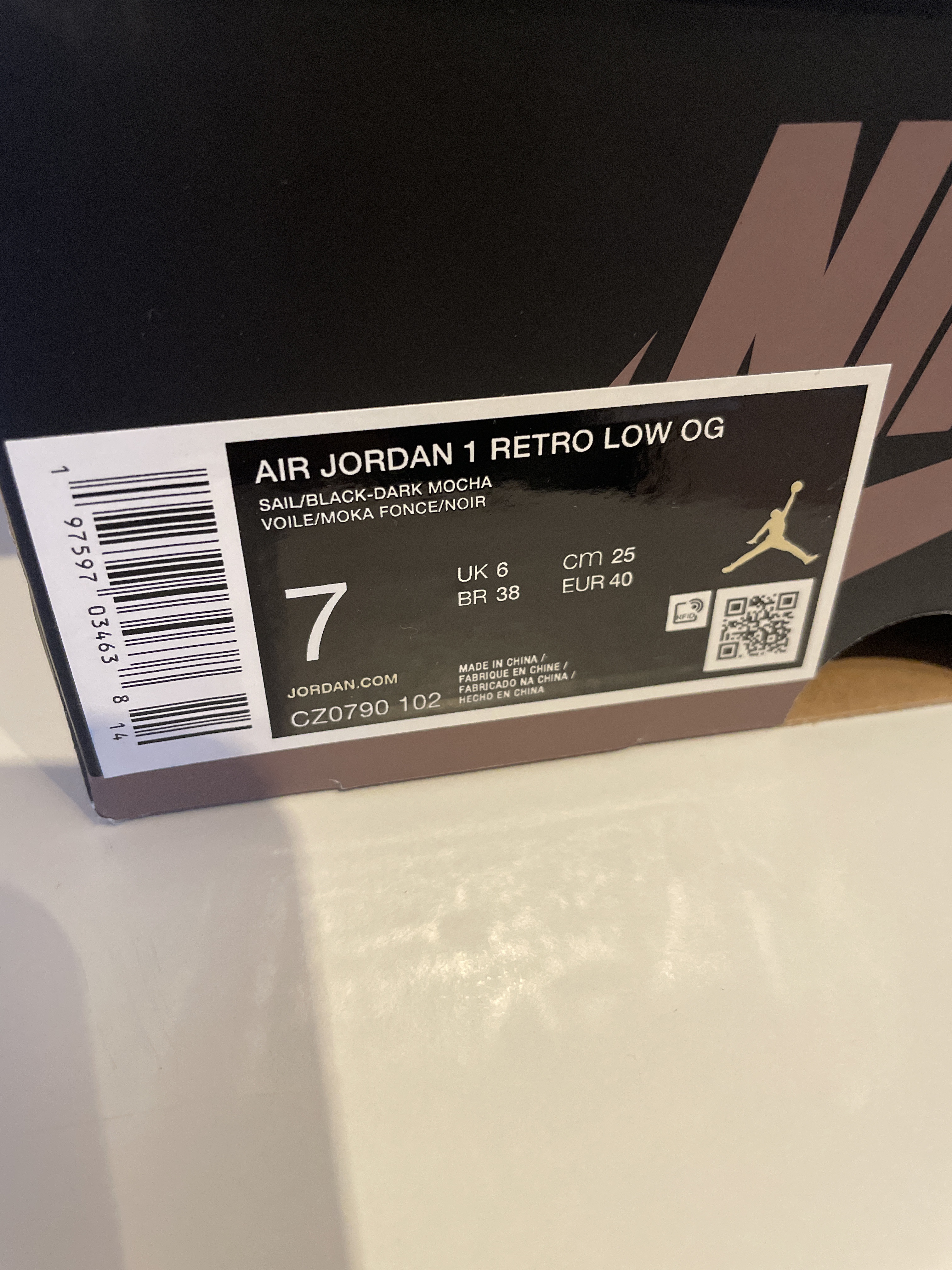 Air Jordan 1 Low OG 'Mocha' (2024) photo 6