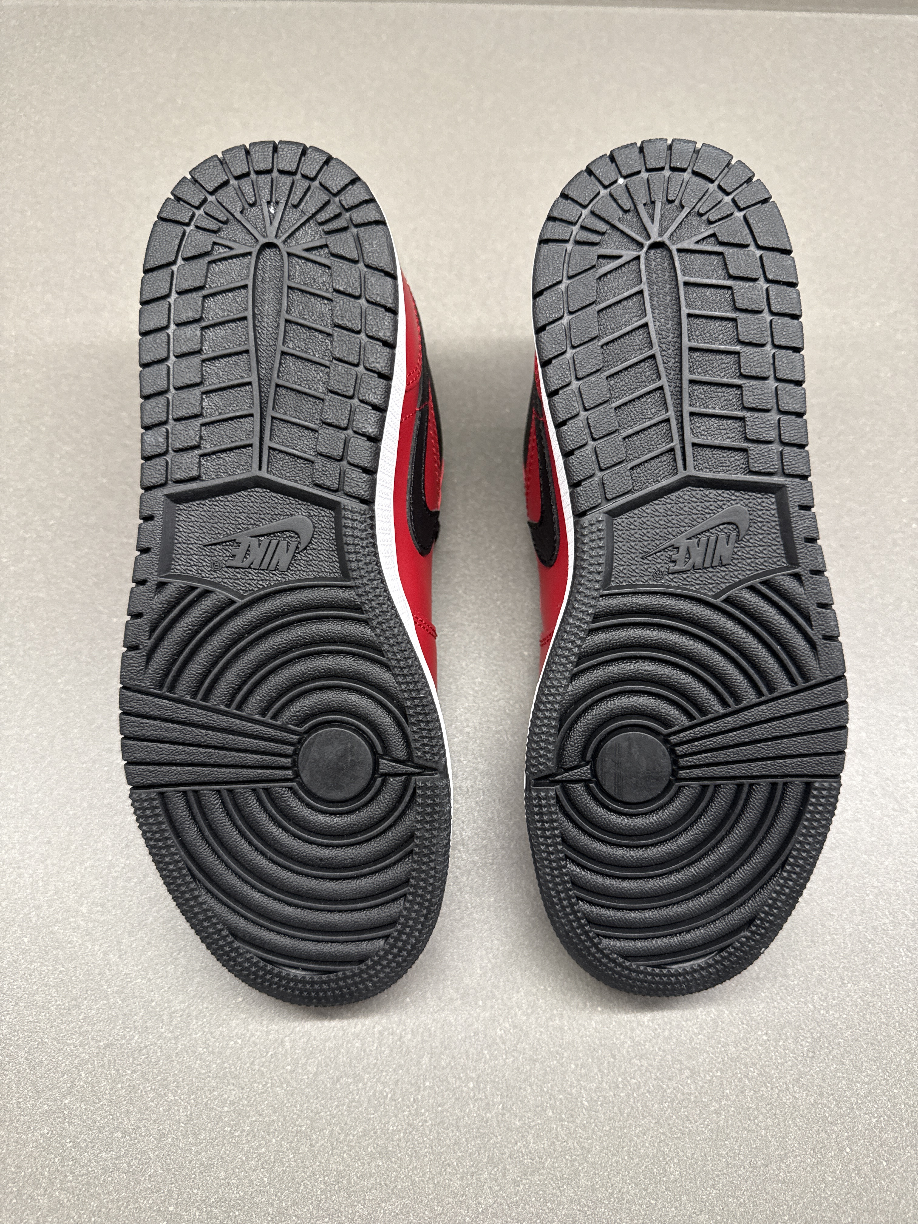 Air Jordan 1 Low Gym Red Black (GS) (2021) photo 5