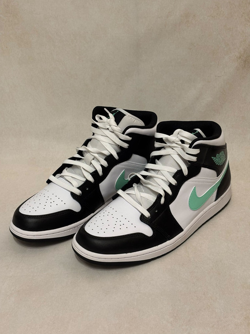 Air Jordan 1 Mid 'Green Glow' (2024)