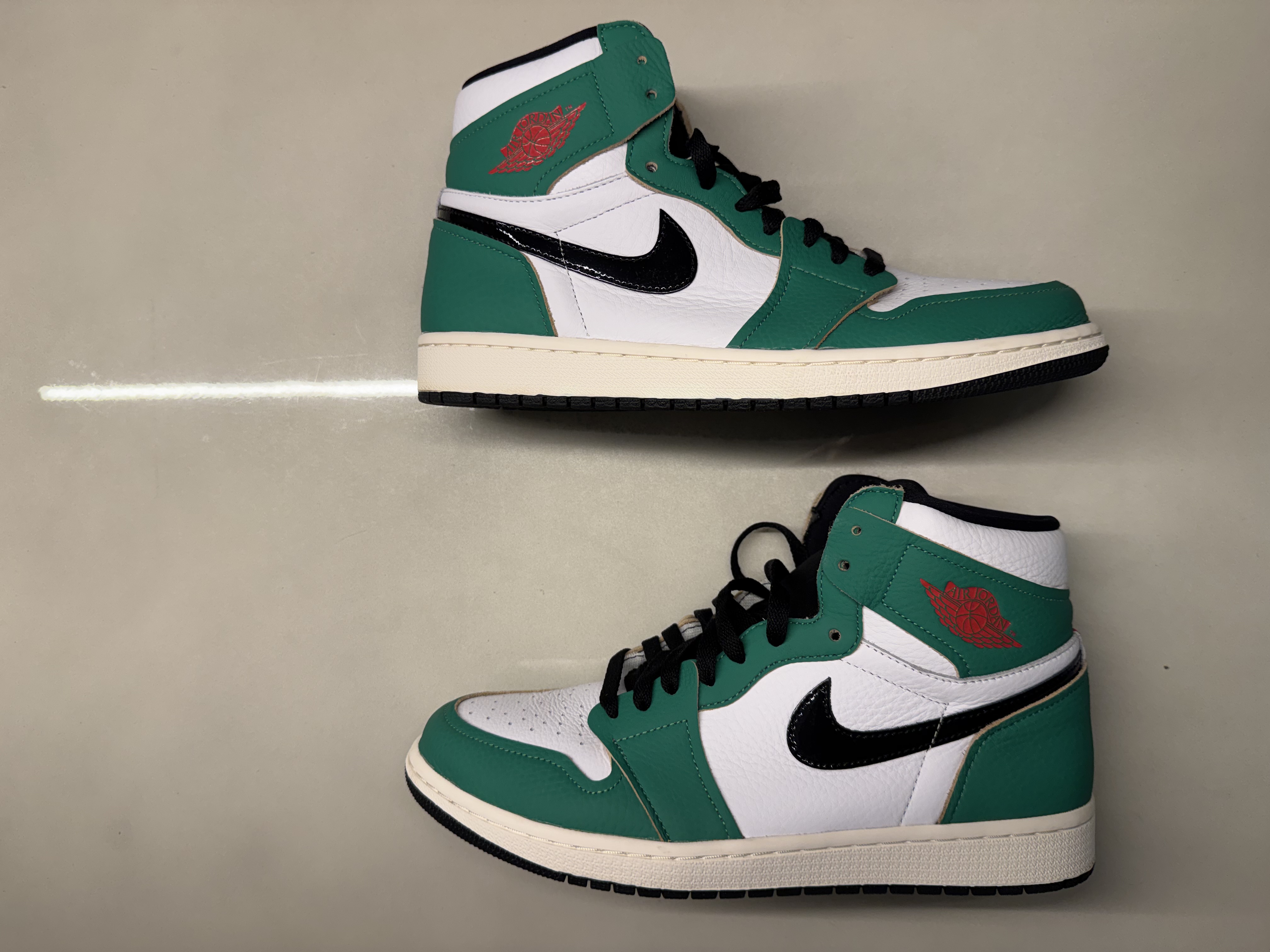 Air Jordan 1 High OG WMNS 'Lucky Green' (2020) photo 1