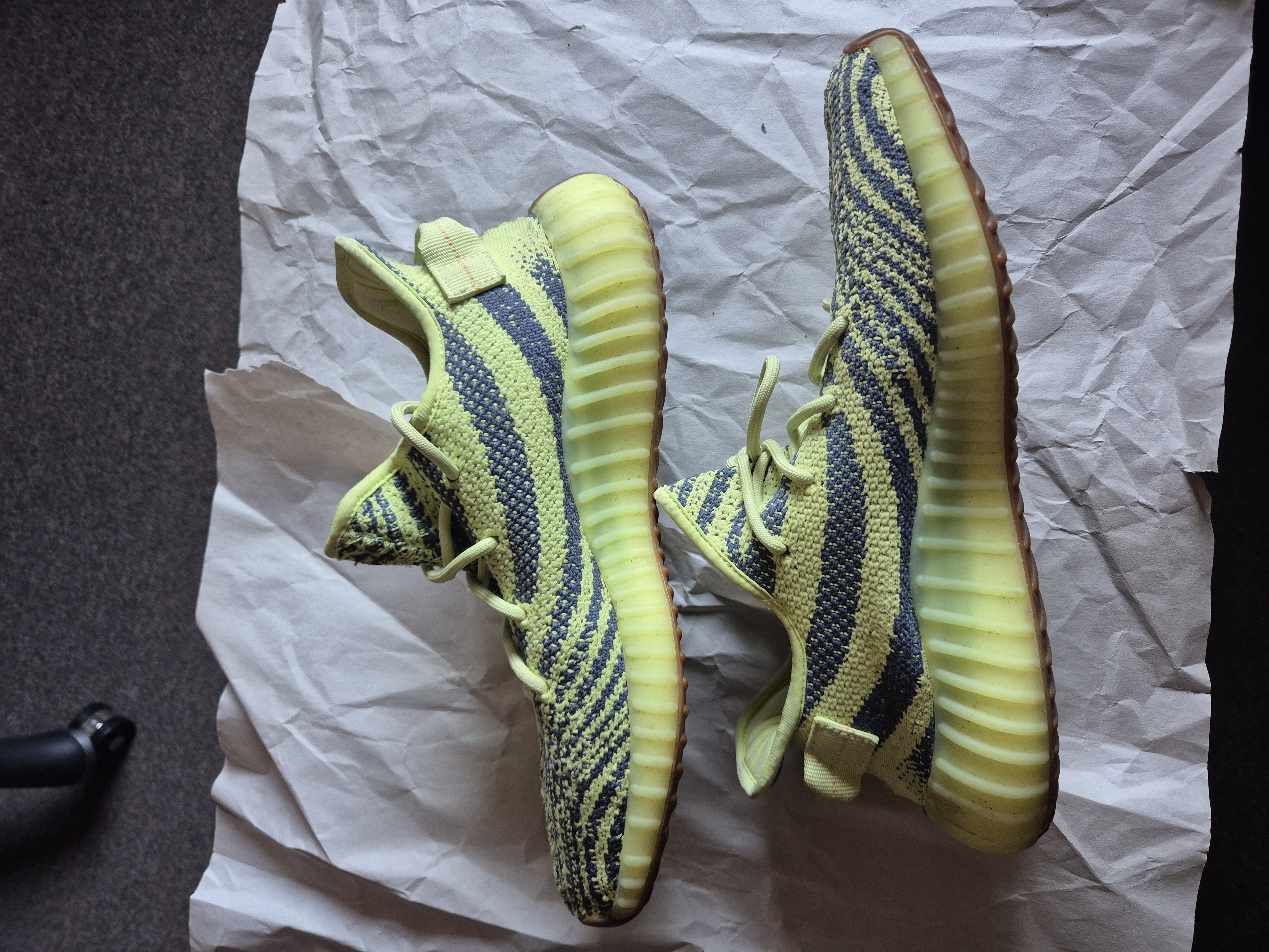 Yeezy Boost 350 V2 'Semi Frozen Yellow' photo 2