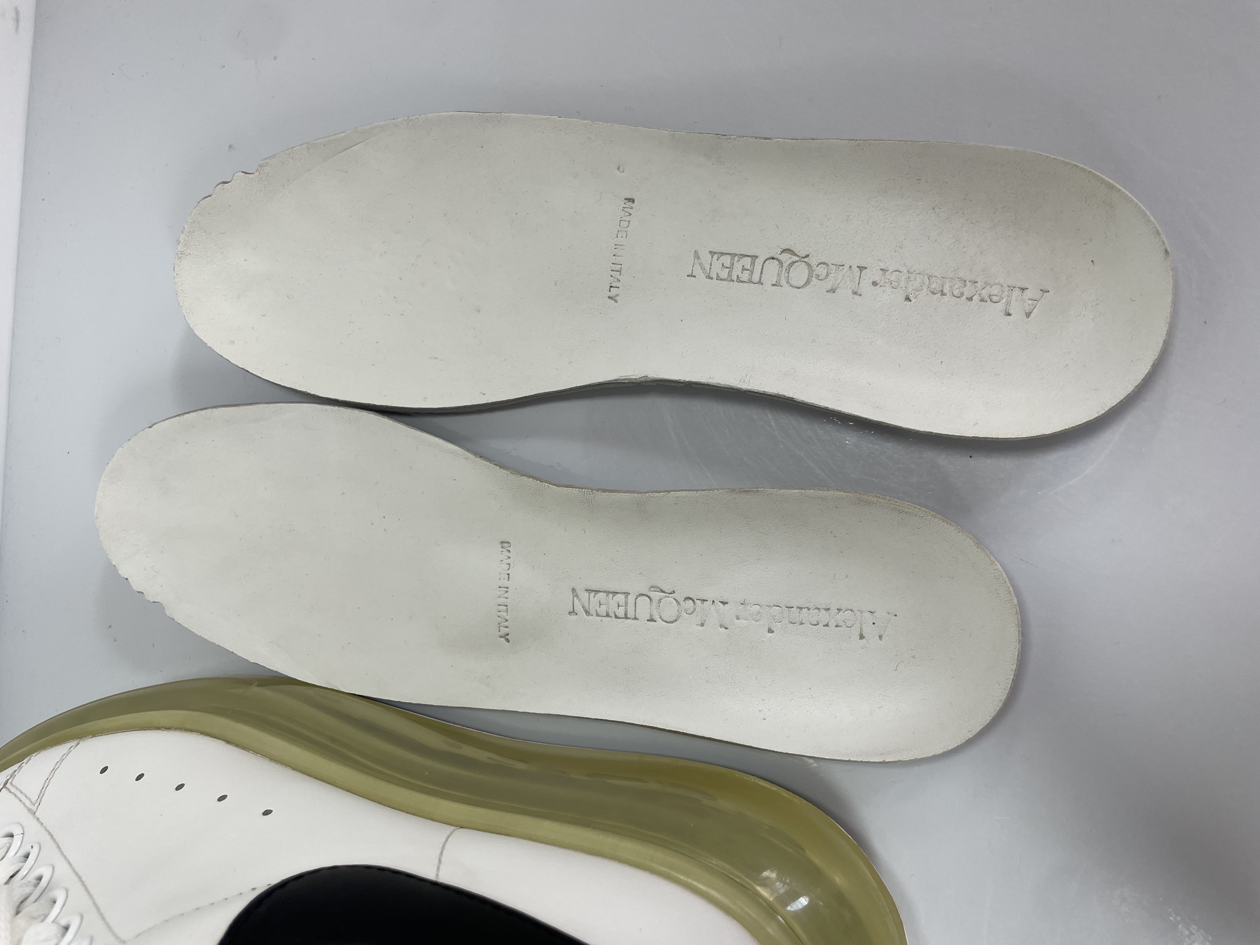 Luxury Alexander McQueen Oversized White photo 9