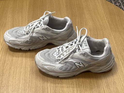 New Balance 725 WMNS White (2023)