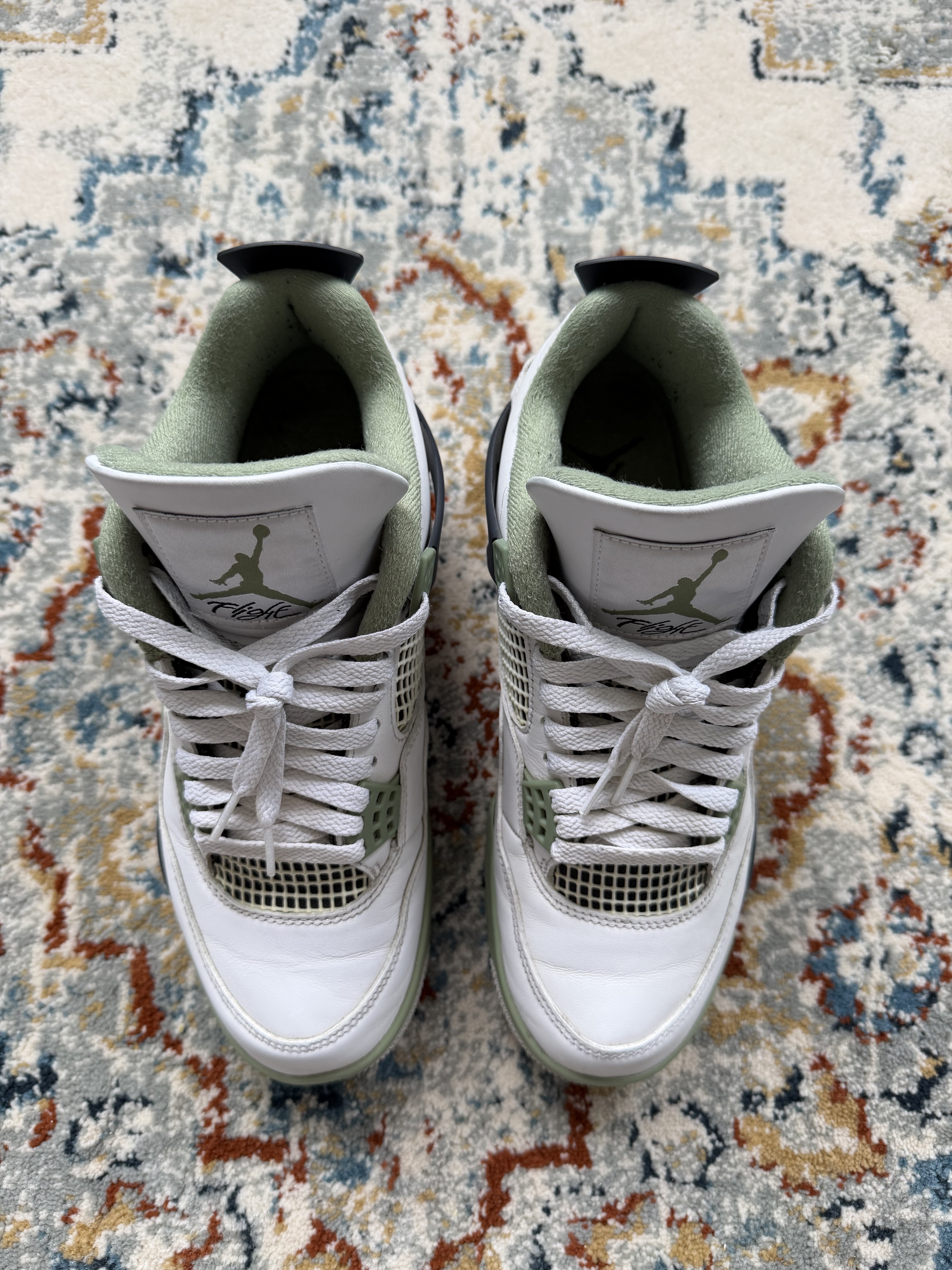 Air Jordan 4 WMNS 'Seafoam' (2023) photo 3