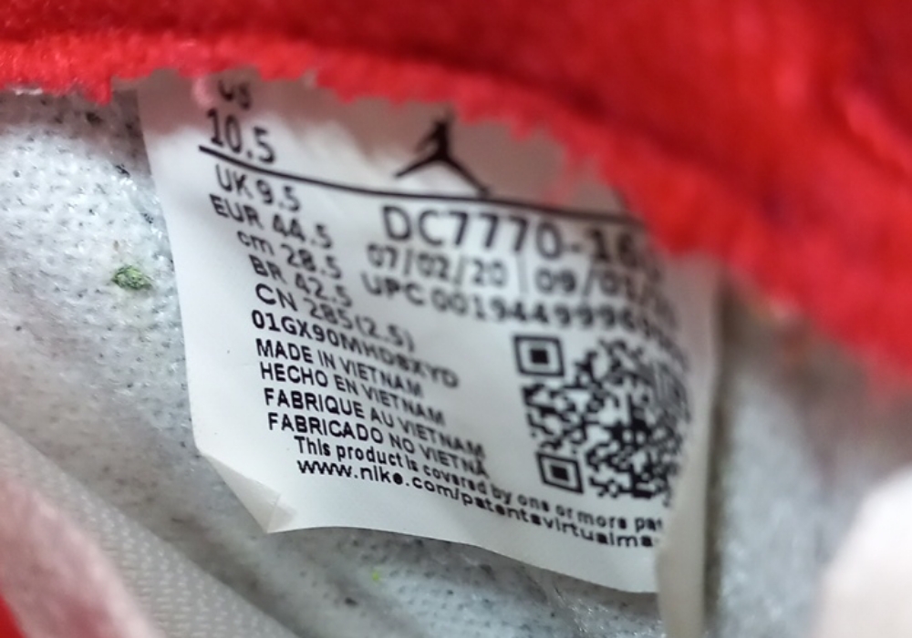 Air Jordan 4 Retro 'Fire Red' (2020) photo 6