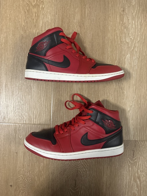 Air Jordan 1 Mid Reverse Bred	(2021)