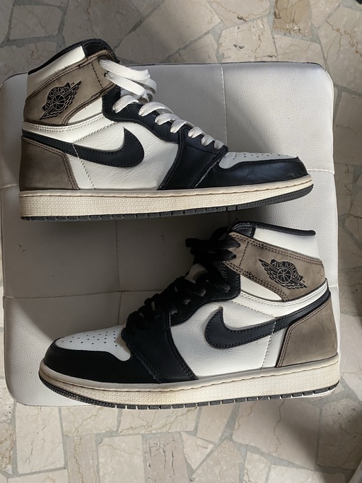 Air Jordan 1 Retro High OG 'Dark Mocha' (2020)