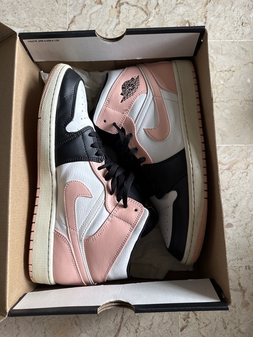 Air Jordan 1 Mid 'Crimson Tint' (2021)