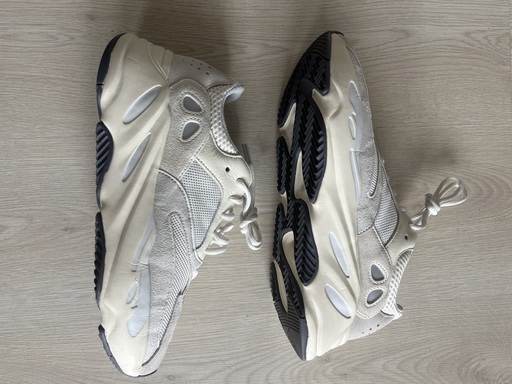 Yeezy Boost 700 'Analog'