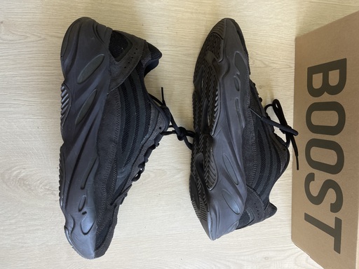 Yeezy Boost 700 V2 'Vanta' (2019)