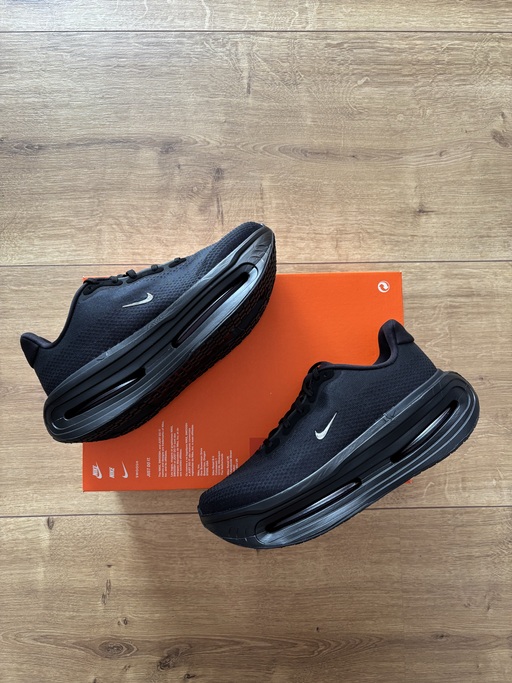 Nike Vomero Premium Mini 'Swoosh Black' (2026)