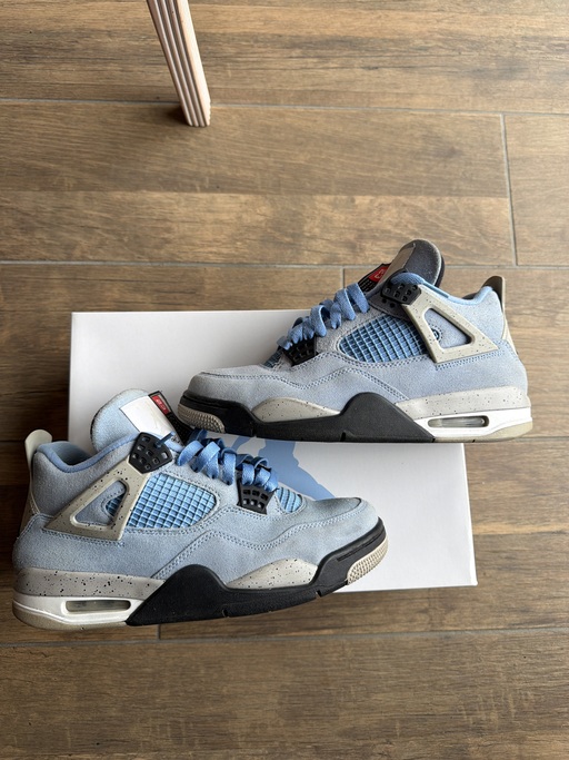 Air Jordan 4 Retro 'University Blue' (2021)
