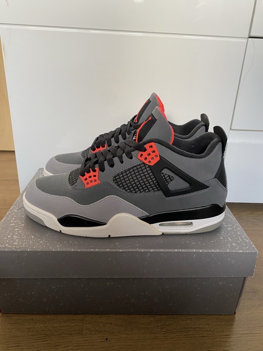 Air Jordan 4 Retro 'Infrared' (2022)