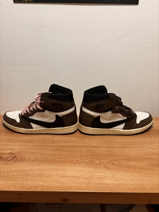 Air Jordan x Travis Scott 1 Retro High 'Mocha' (2019)